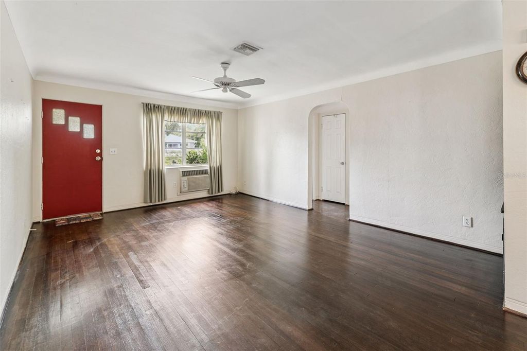 Photo of 5020 27th Avenue S, Gulfport, FL 33707 (MLS # S5148541)