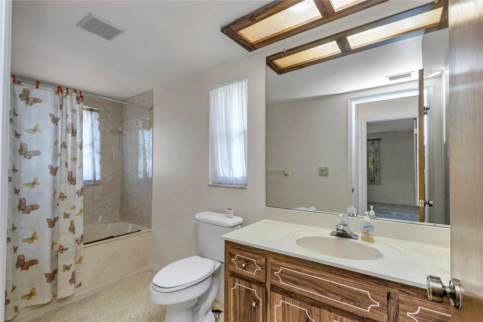 RAINBOW S END ESTATE - Residential