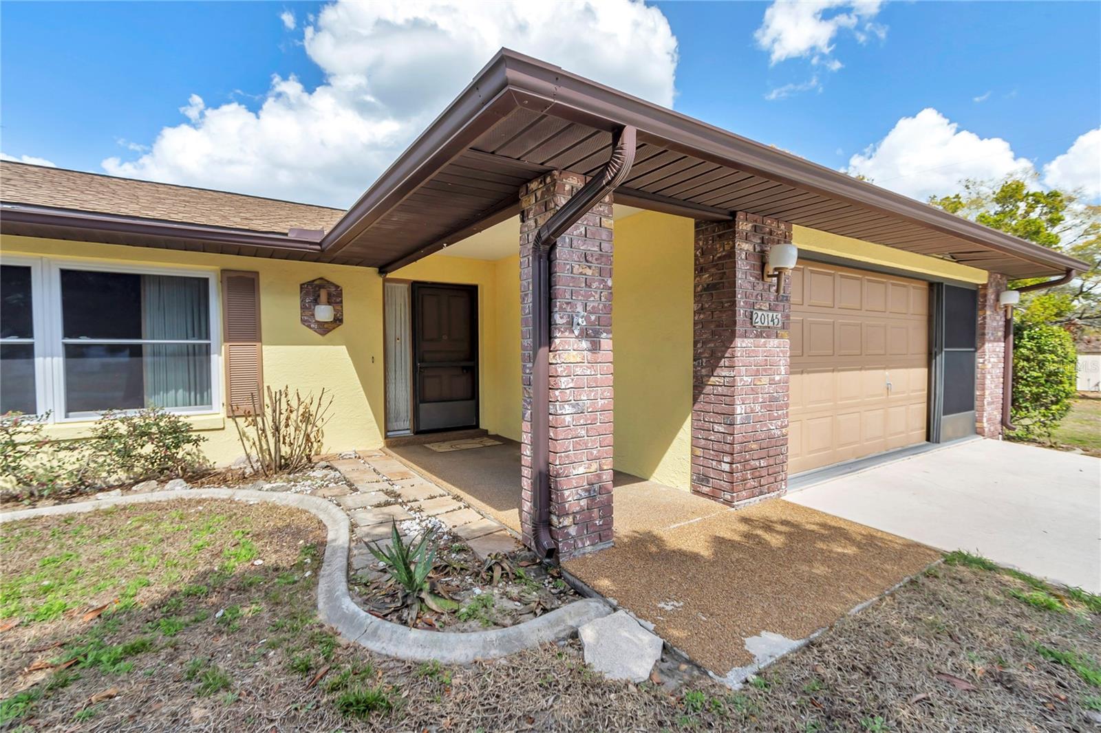 RAINBOW S END ESTATE - Residential