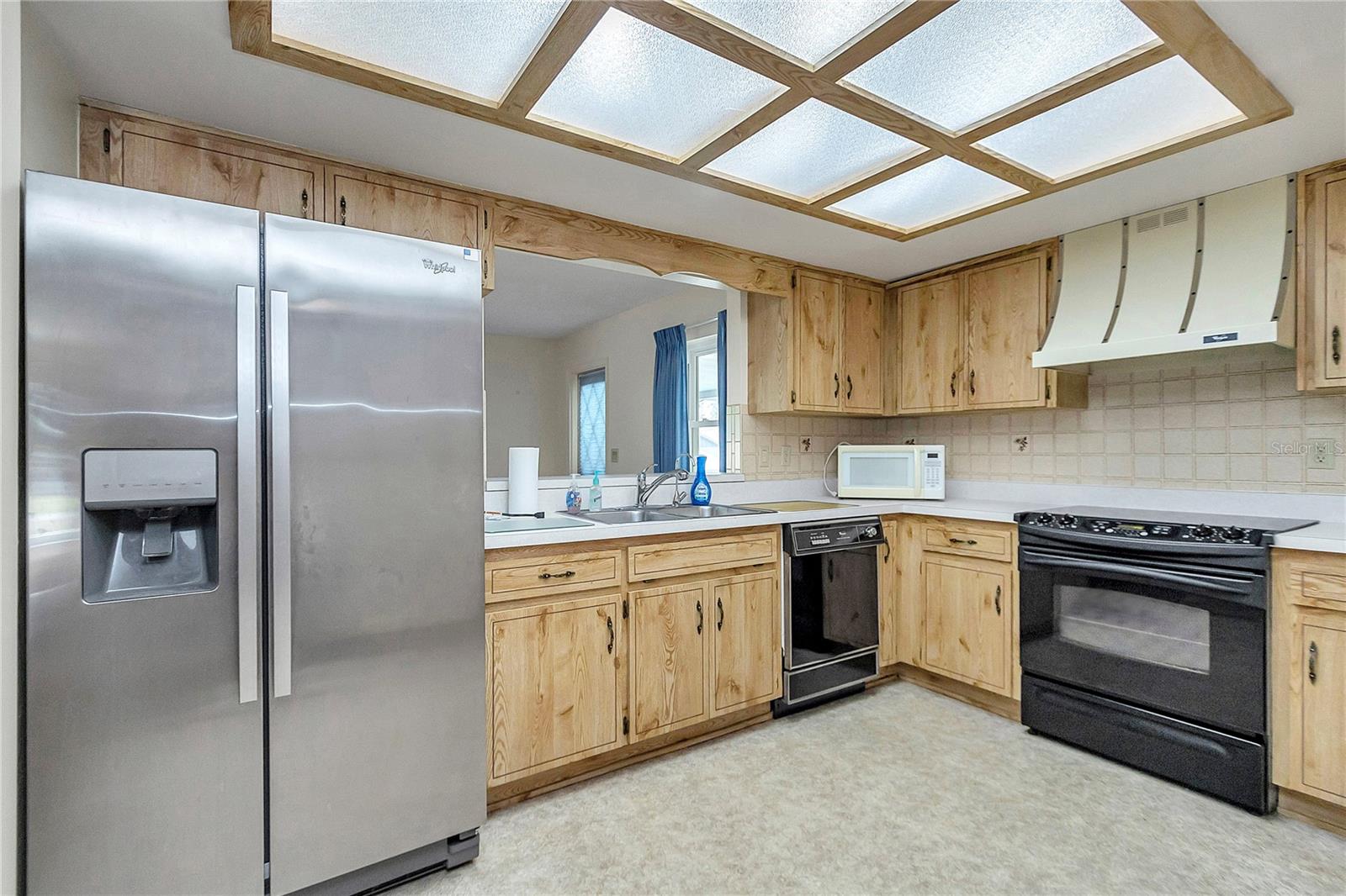 RAINBOW S END ESTATE - Residential