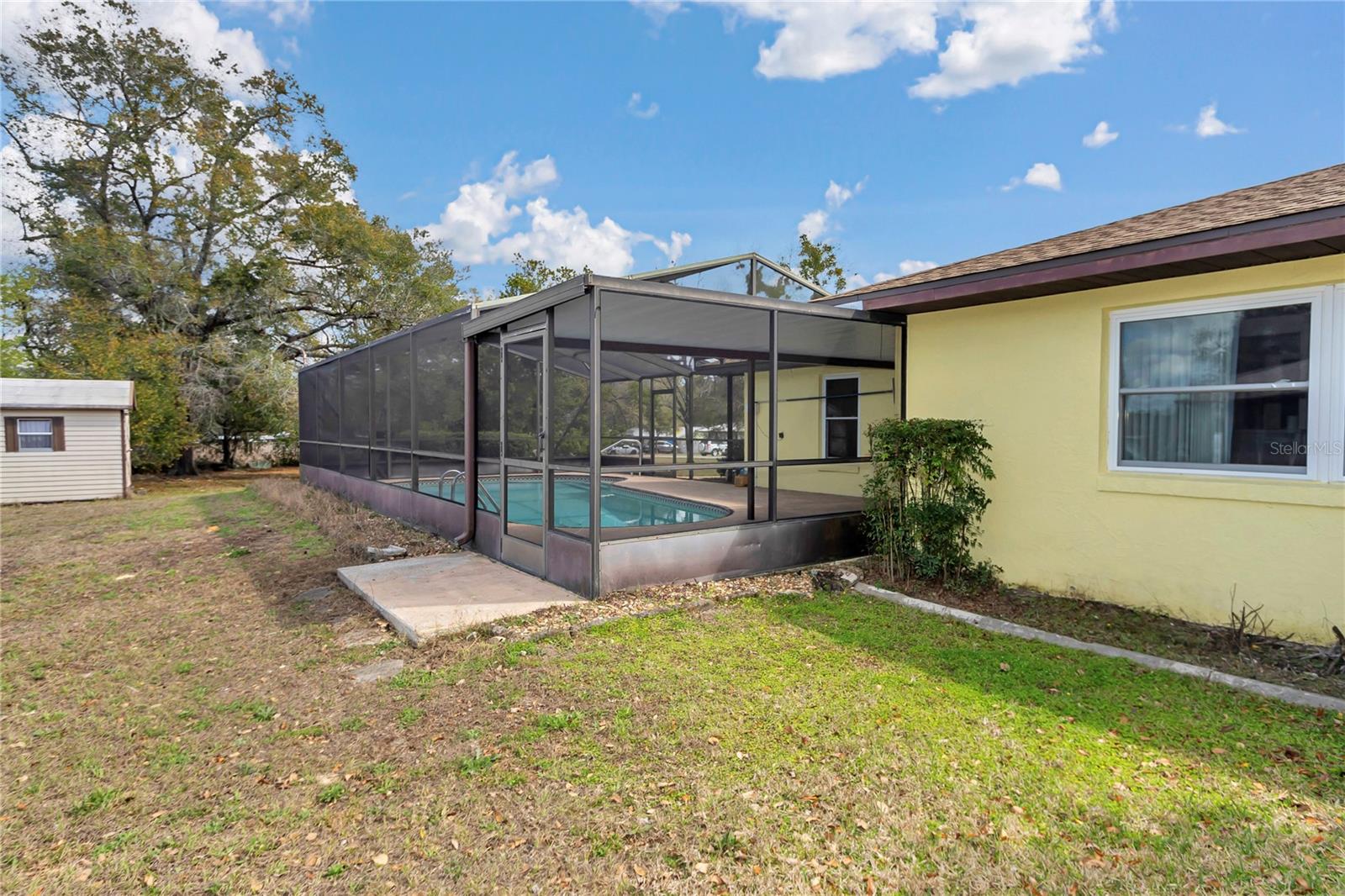 RAINBOW S END ESTATE - Residential