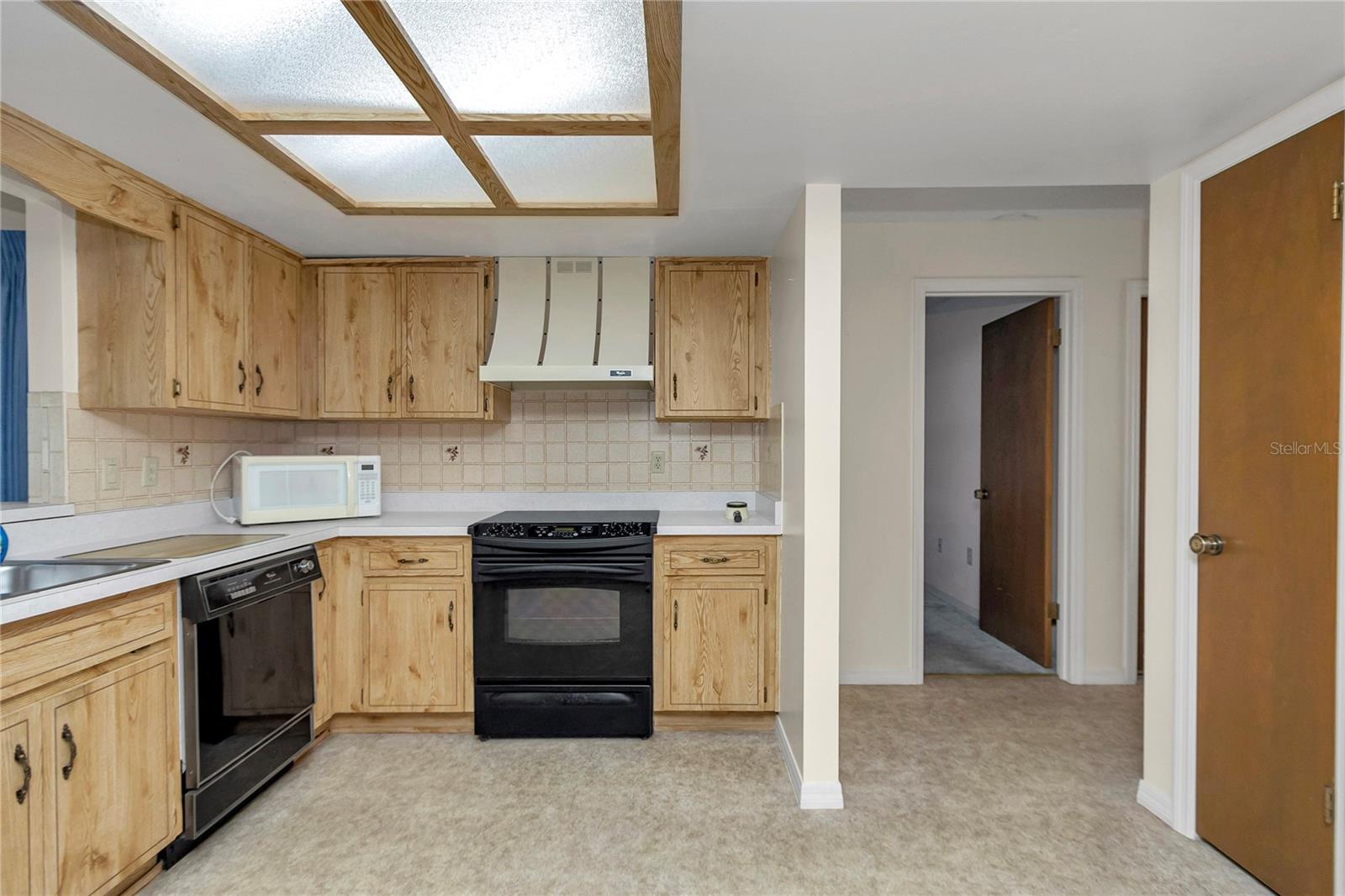 RAINBOW S END ESTATE - Residential