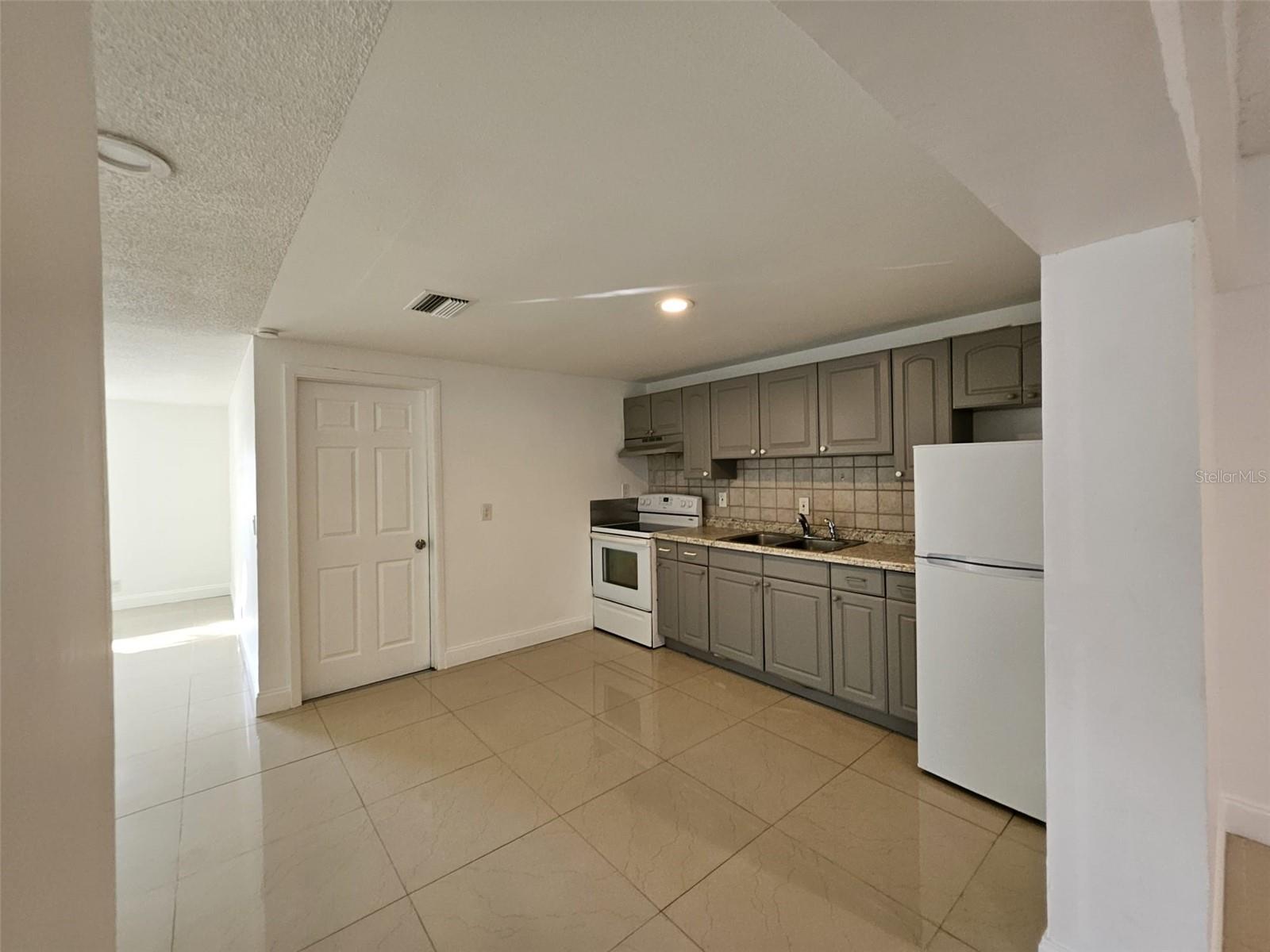 APOLLO BEACH UNIT 1 PT 2 - Residential