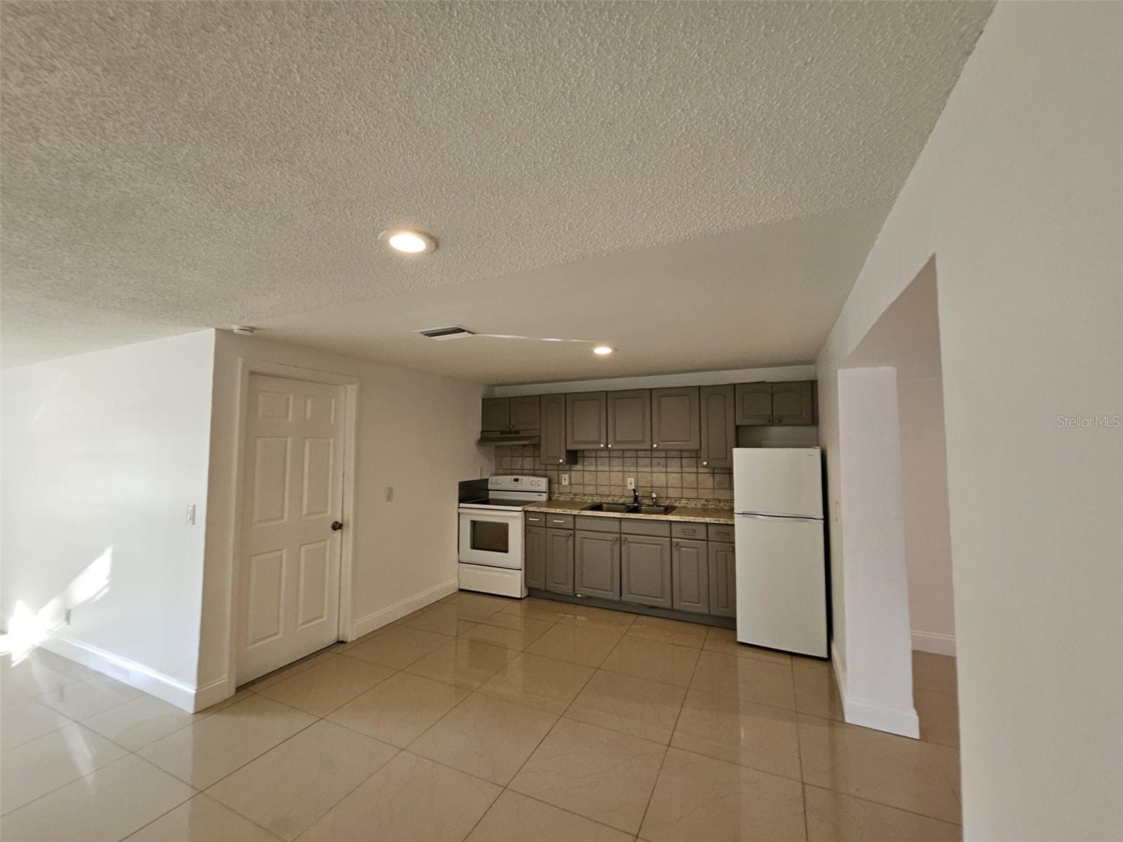 APOLLO BEACH UNIT 1 PT 2 - Residential