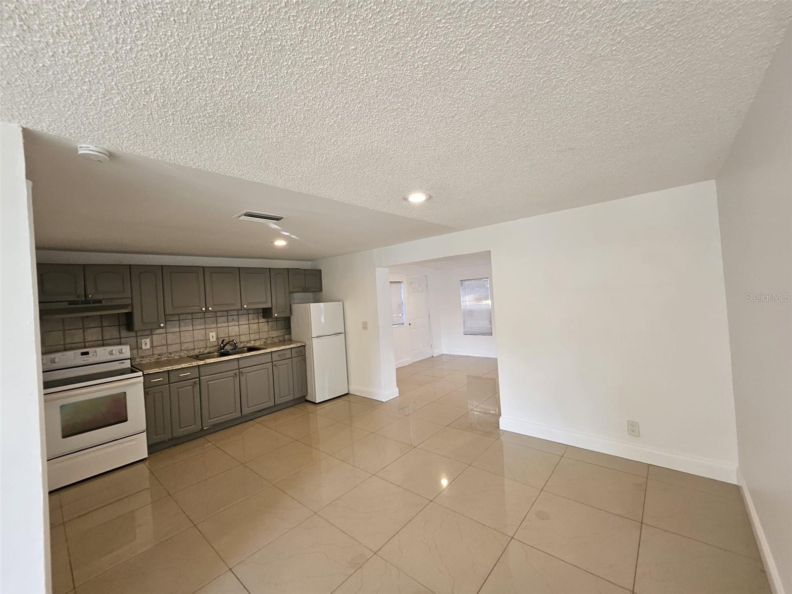 APOLLO BEACH UNIT 1 PT 2 - Residential