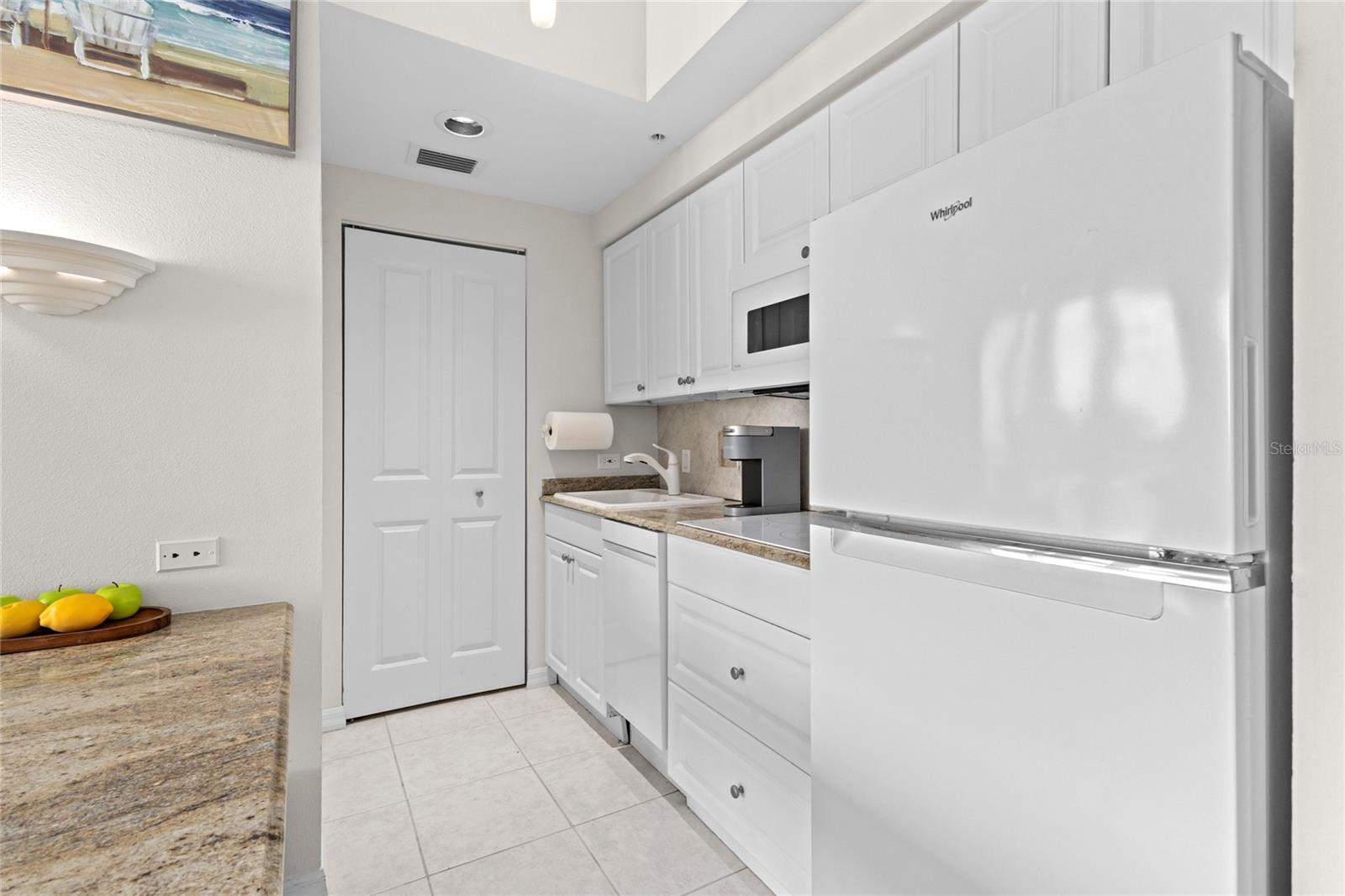 225 SANDS POINT ROAD 6103