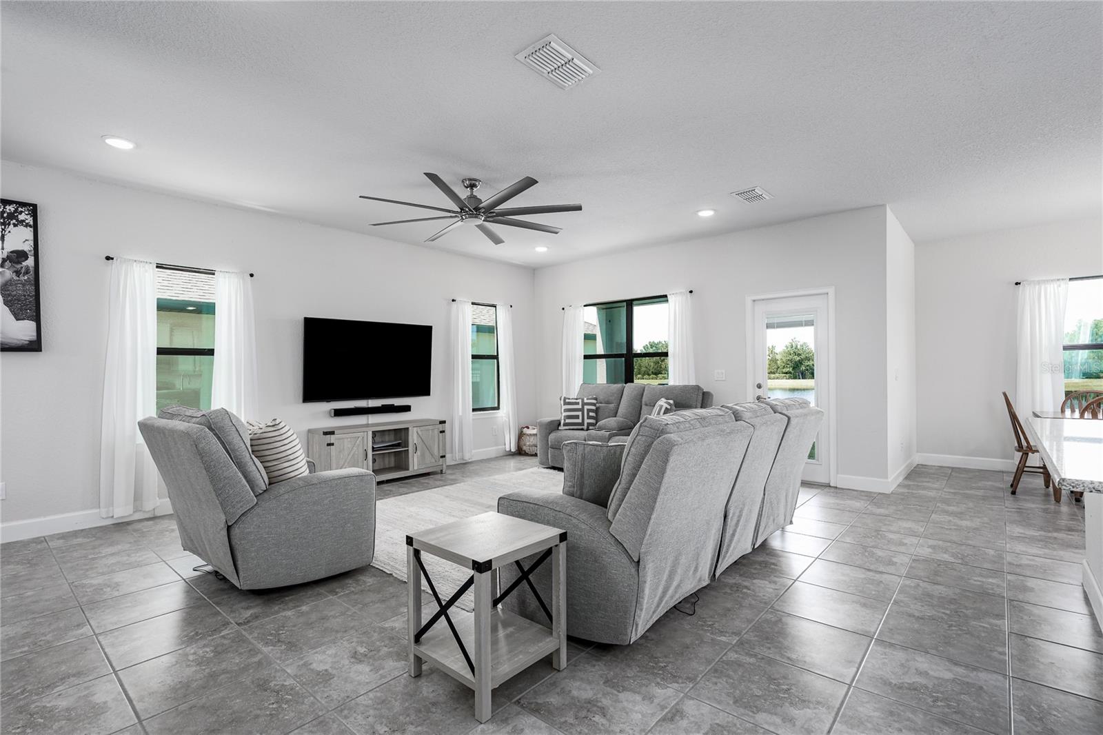 AVIARY AT RUTLAND RANCH PH 1A & 1B - Residential