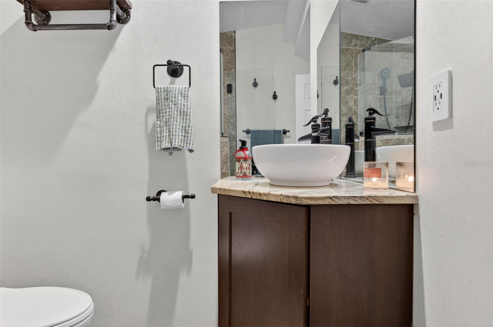 EAST BAY ESTATES - Residential