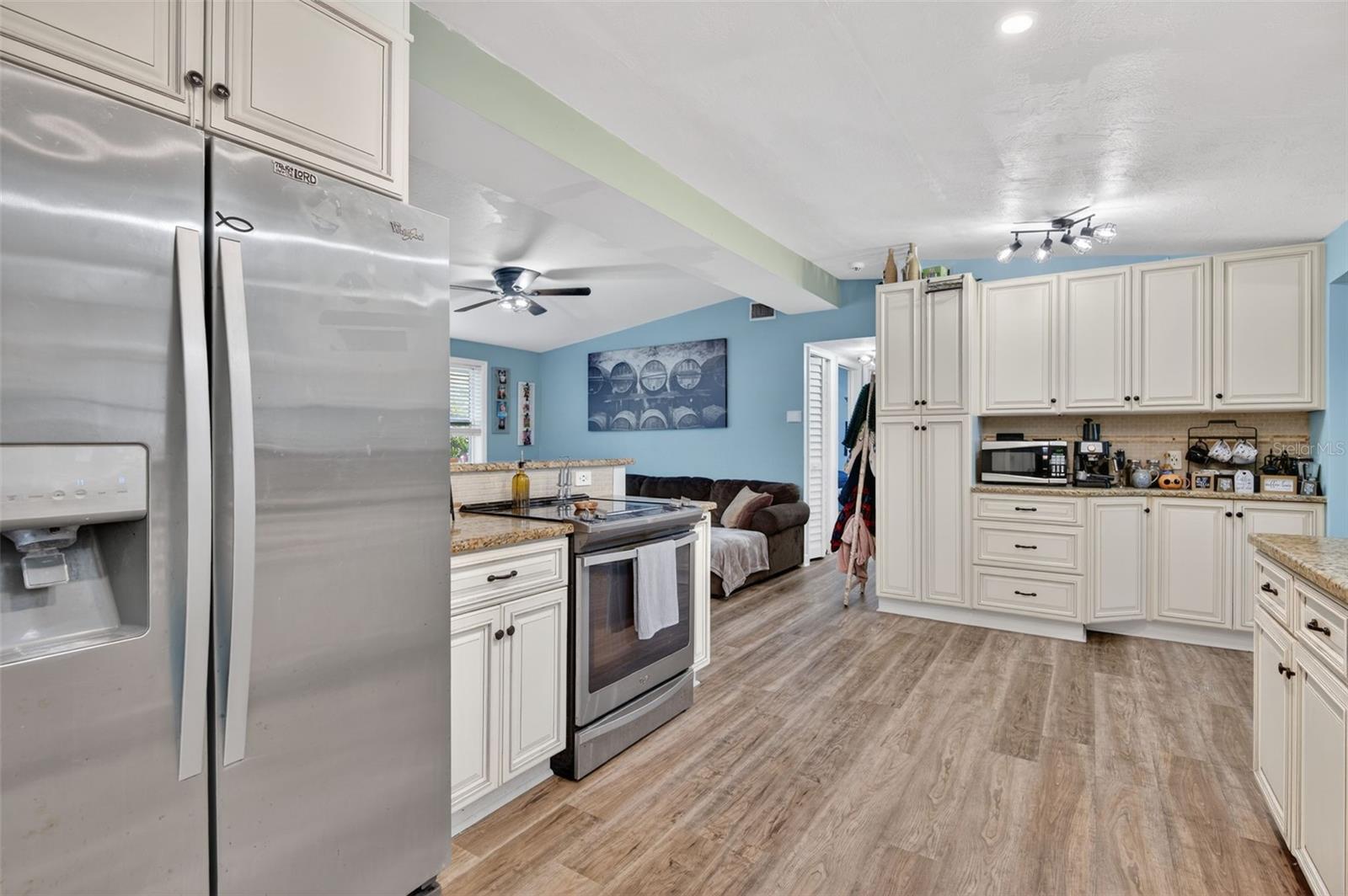 EAST BAY ESTATES - Residential