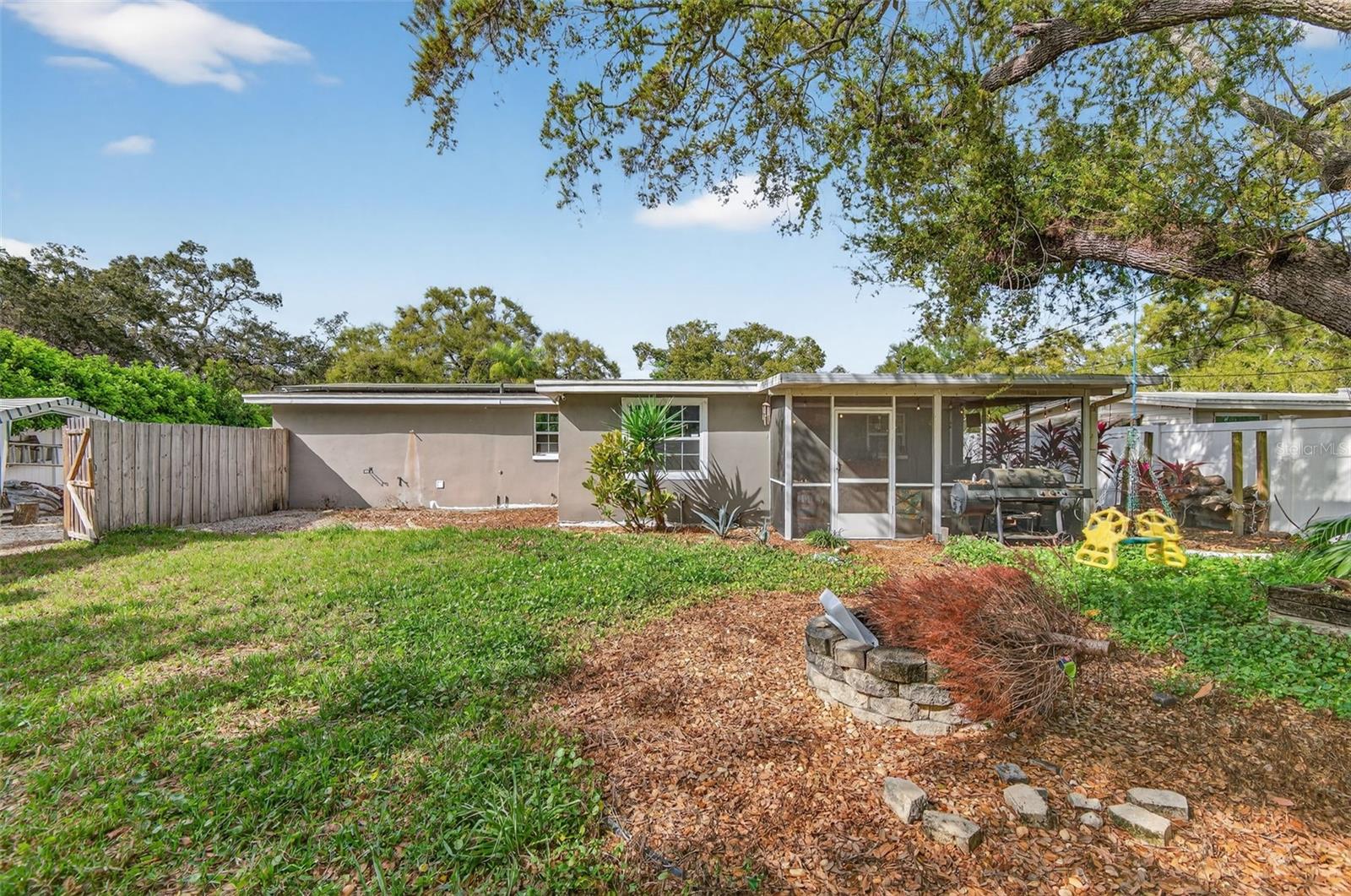 EAST BAY ESTATES - Residential