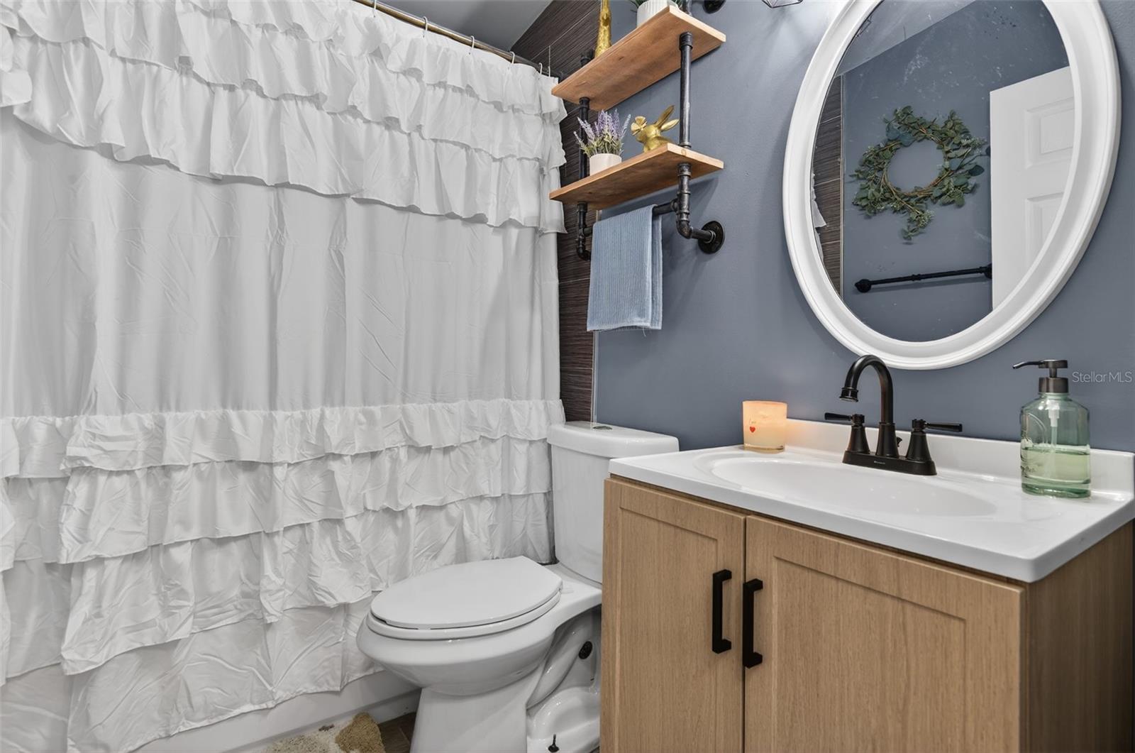 EAST BAY ESTATES - Residential