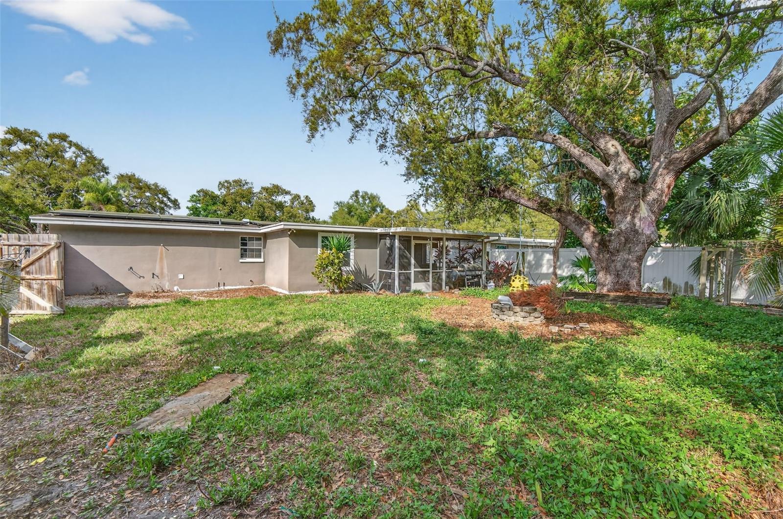 EAST BAY ESTATES - Residential