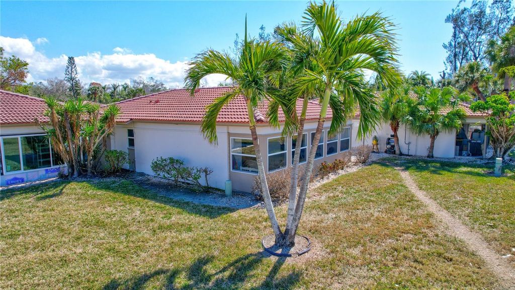 Photo of 185 Vista Hermosa Cir, Sarasota, FL 34242 (MLS # A4667525)