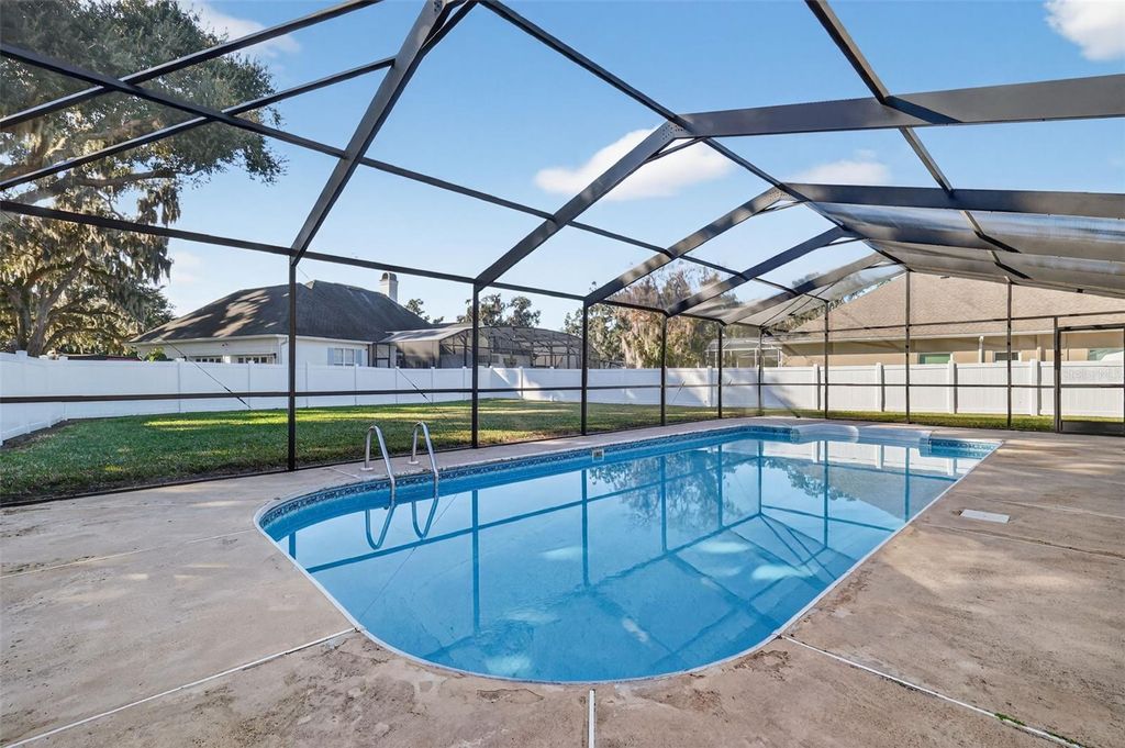 Photo of 19200 Park Place Boulevard, Eustis, FL 32736 (MLS # G5105264)