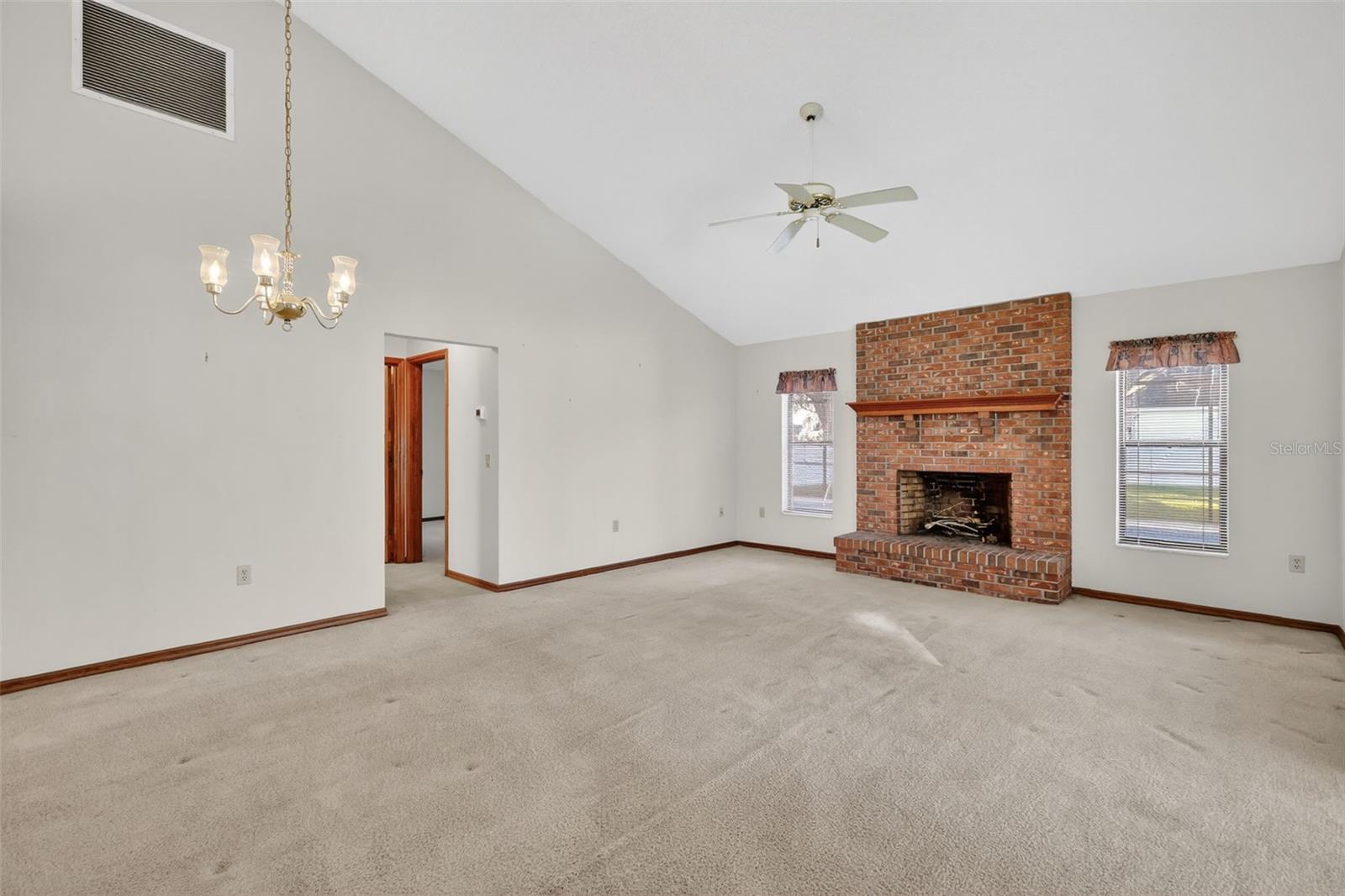 PARK PLACE ON LAKE JOANNA - Residential