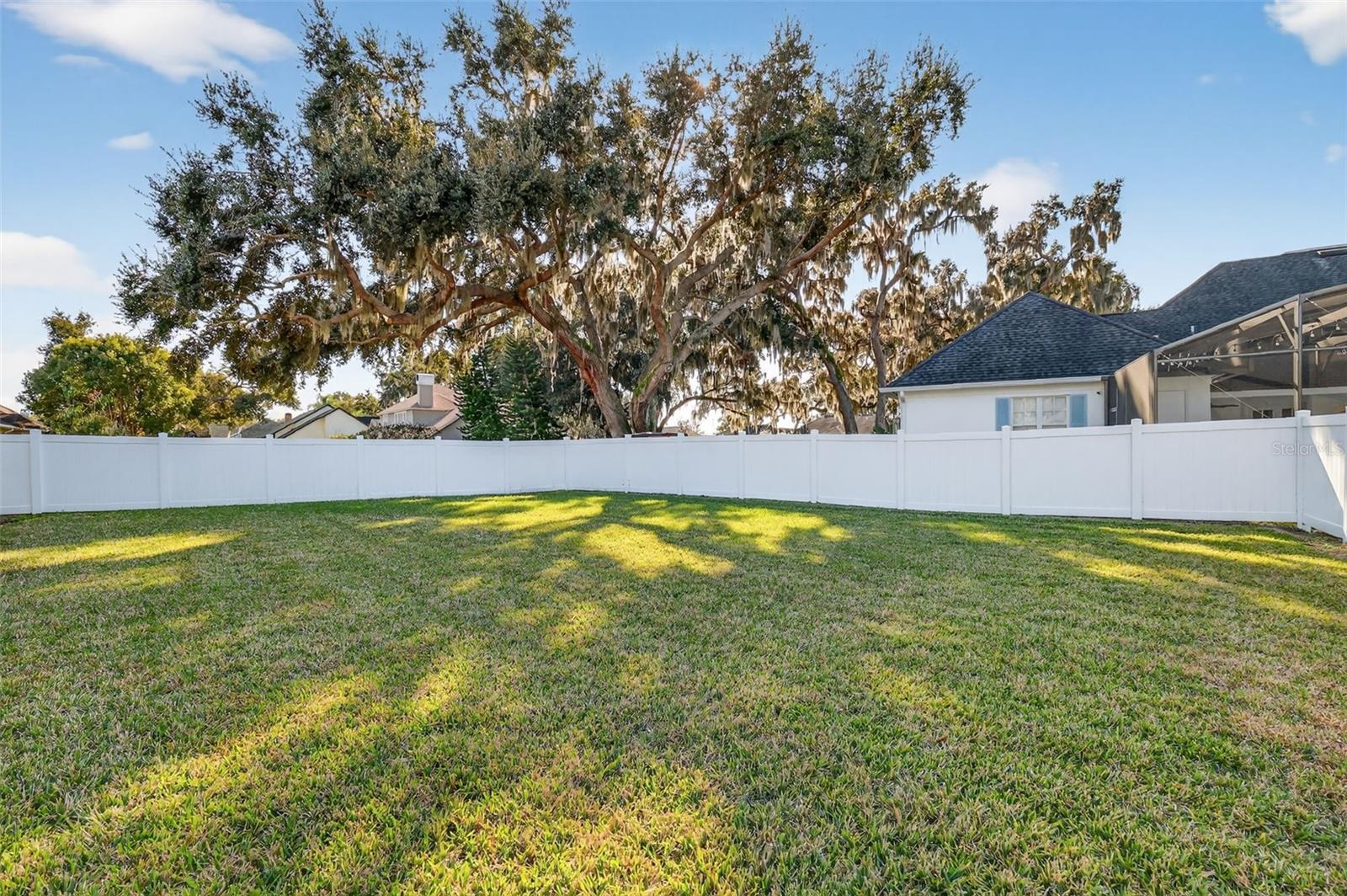 PARK PLACE ON LAKE JOANNA - Residential