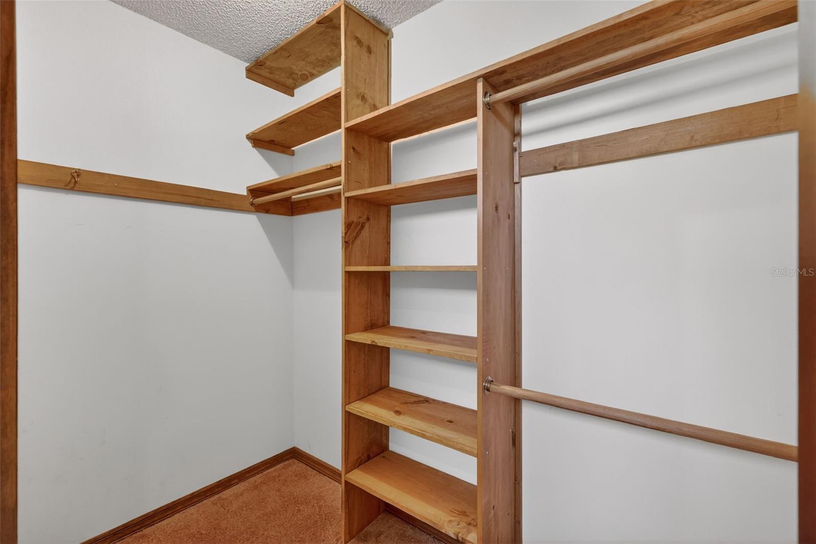 PARK PLACE ON LAKE JOANNA - Residential