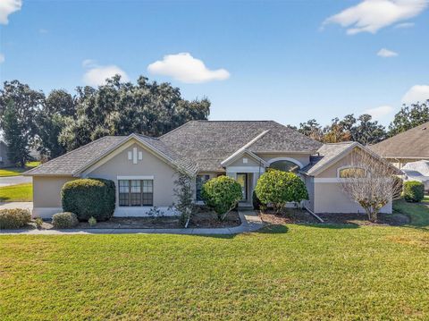 Photo of 19200 Park Place Boulevard, Eustis, FL 32736 (MLS # G5105264)