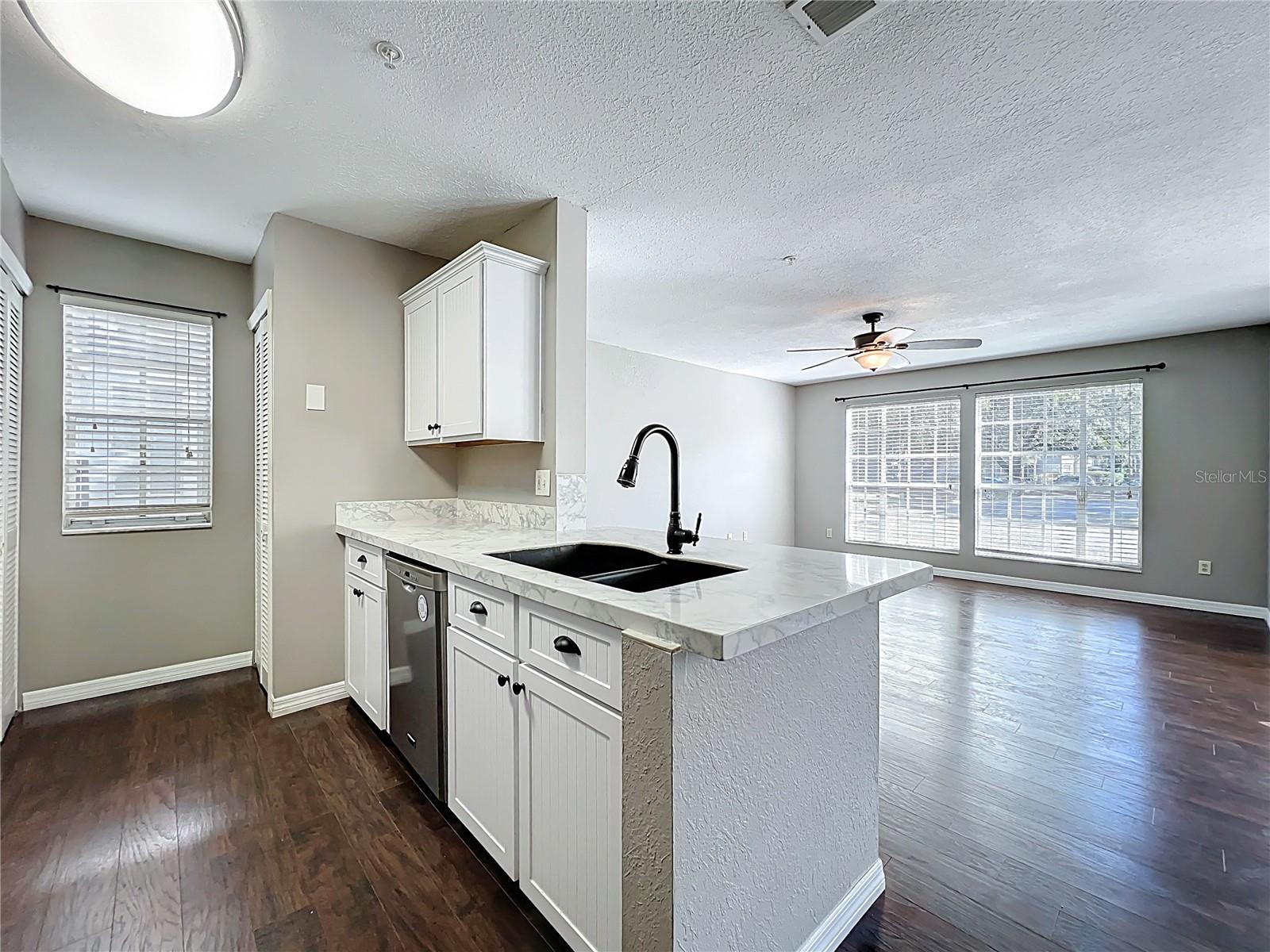 HUNTERS CHASE CONDO PH 1 - Residential