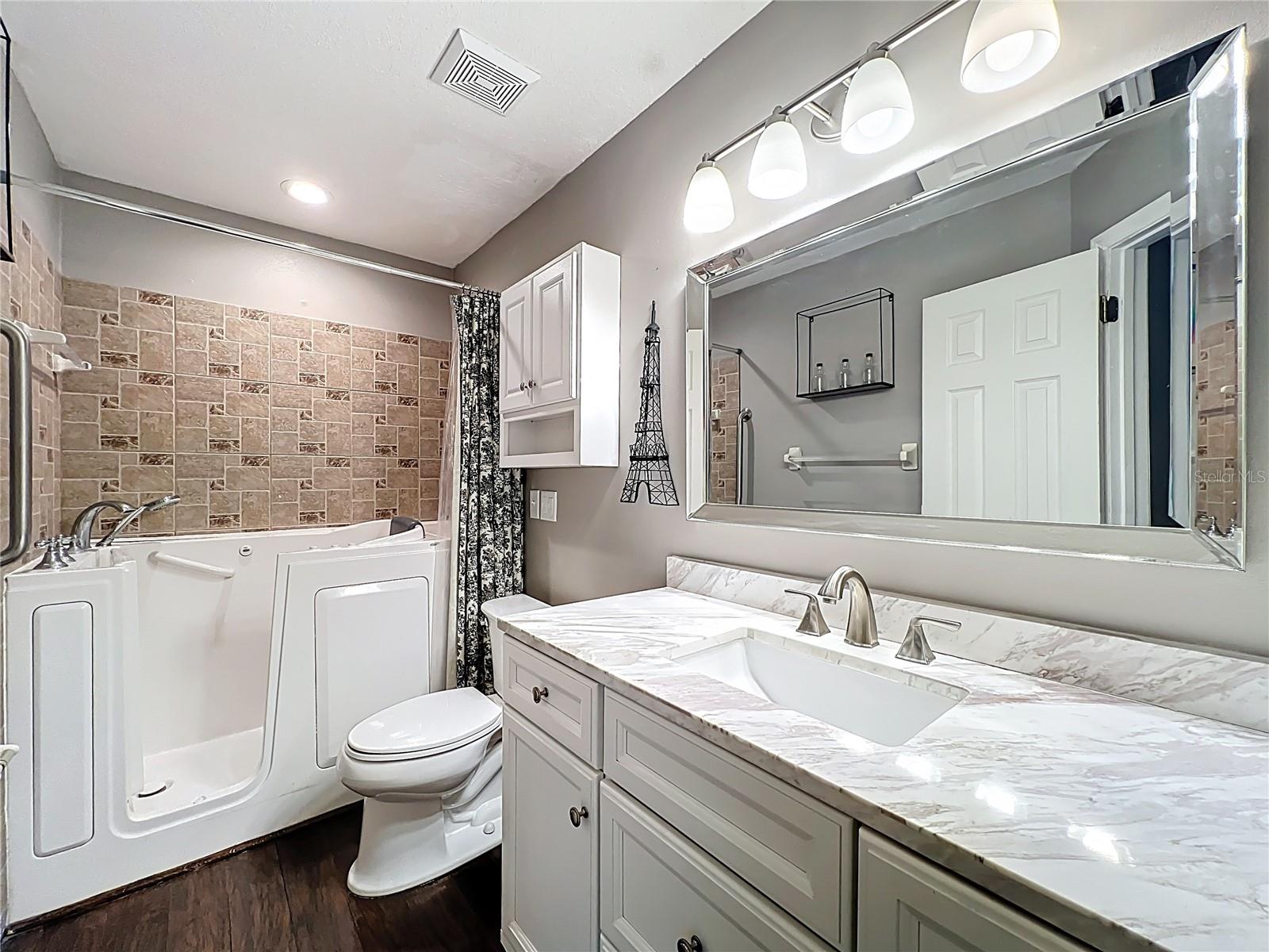 HUNTERS CHASE CONDO PH 1 - Residential