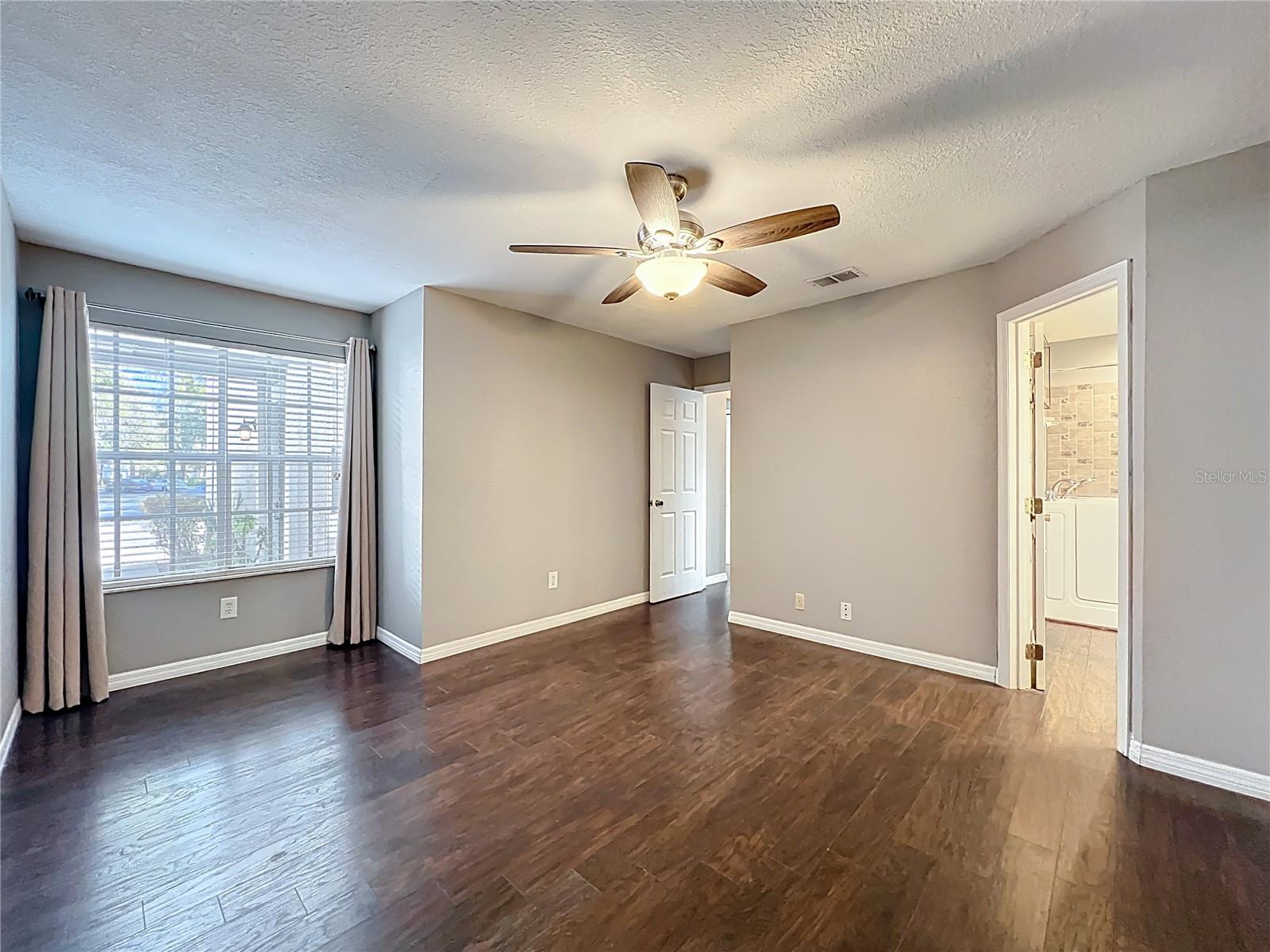 HUNTERS CHASE CONDO PH 1 - Residential