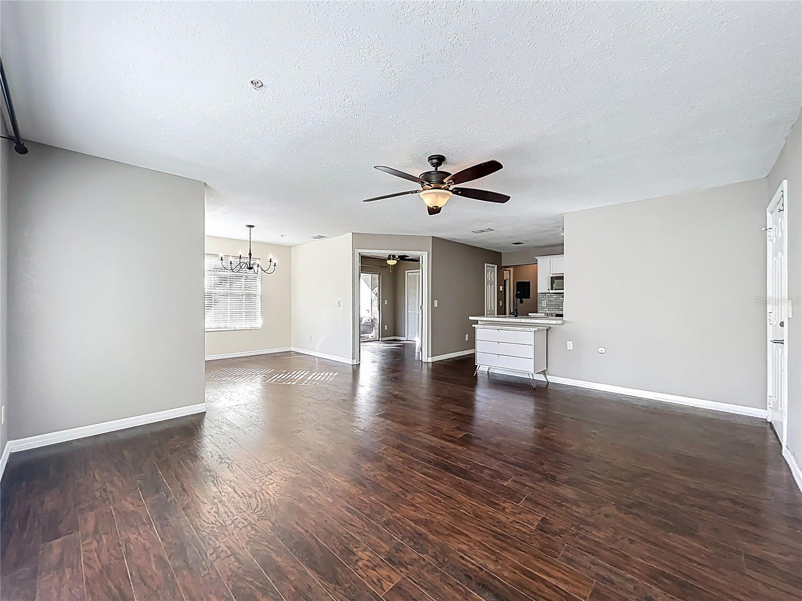 HUNTERS CHASE CONDO PH 1 - Residential