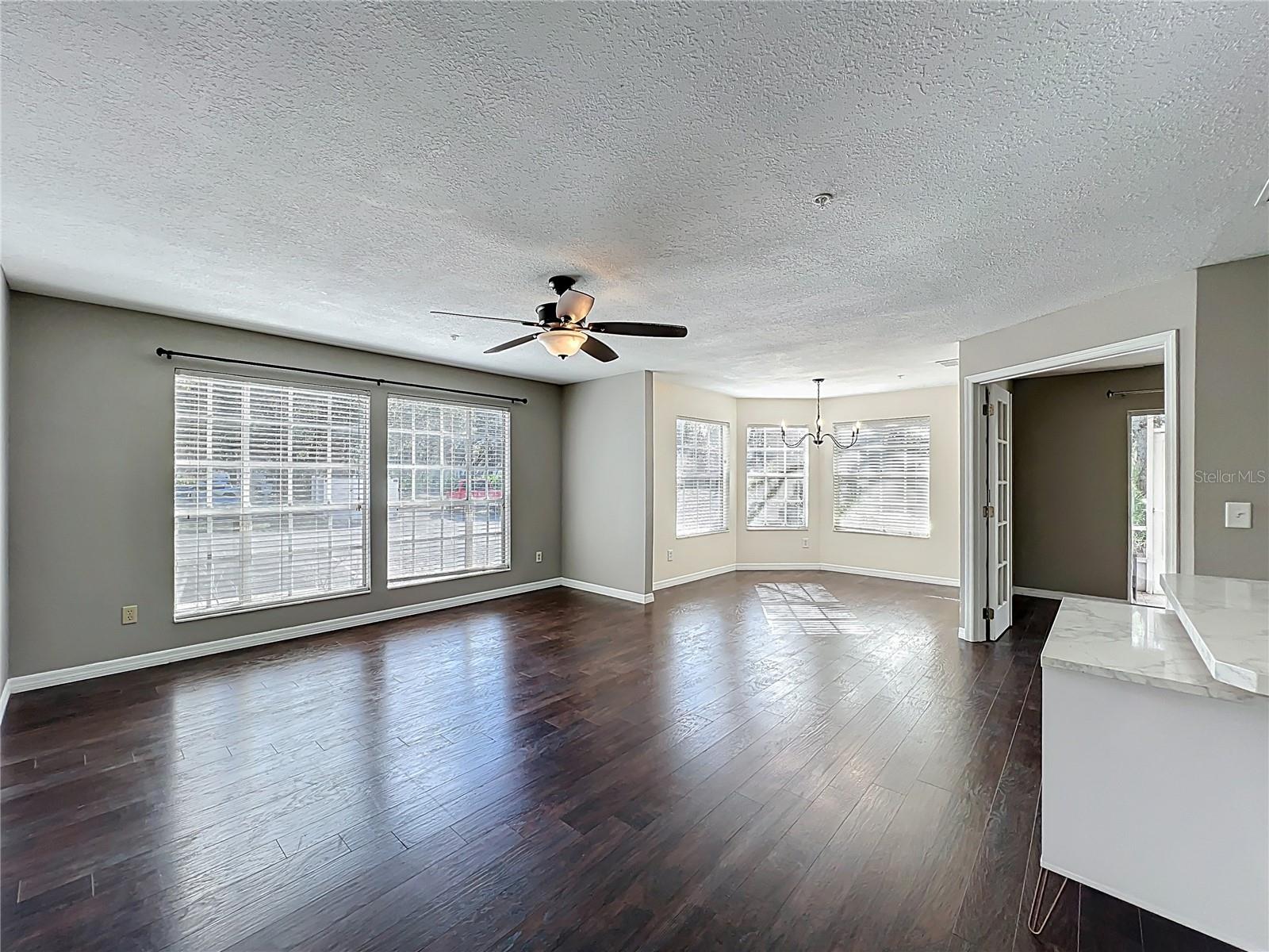 HUNTERS CHASE CONDO PH 1 - Residential