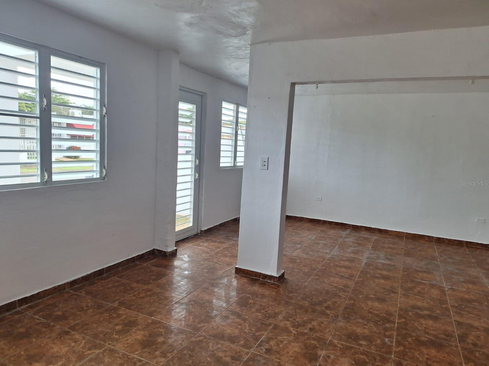 URB VILLA GUADALUPE - Residential