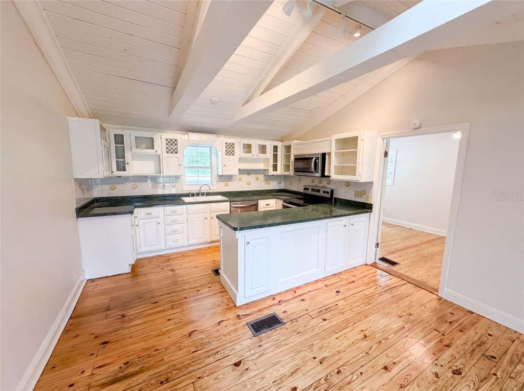 Photo of 175 Lake Geneva Road, Geneva, FL 32732 (MLS # O6432871)