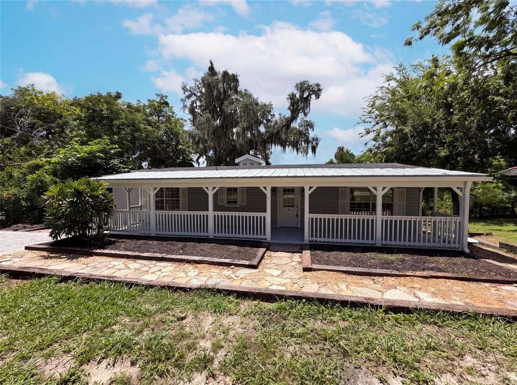 Photo of 175 Lake Geneva Road, Geneva, FL 32732 (MLS # O6432871)