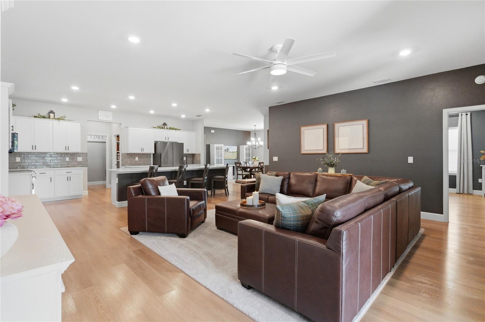 1185 SANDPIPER LOOP