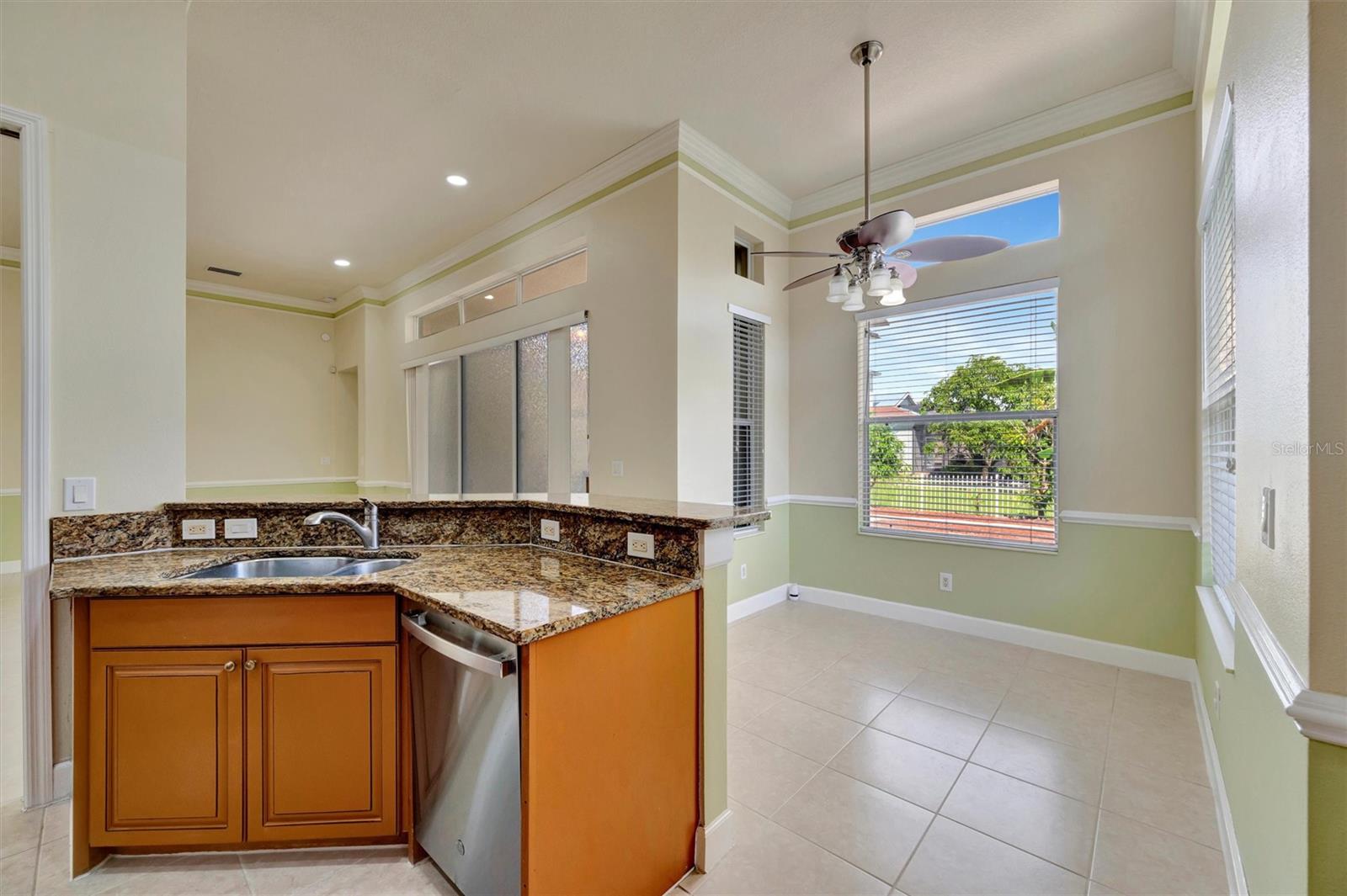 CASCADES AT SARASOTA PH II - Residential Lease