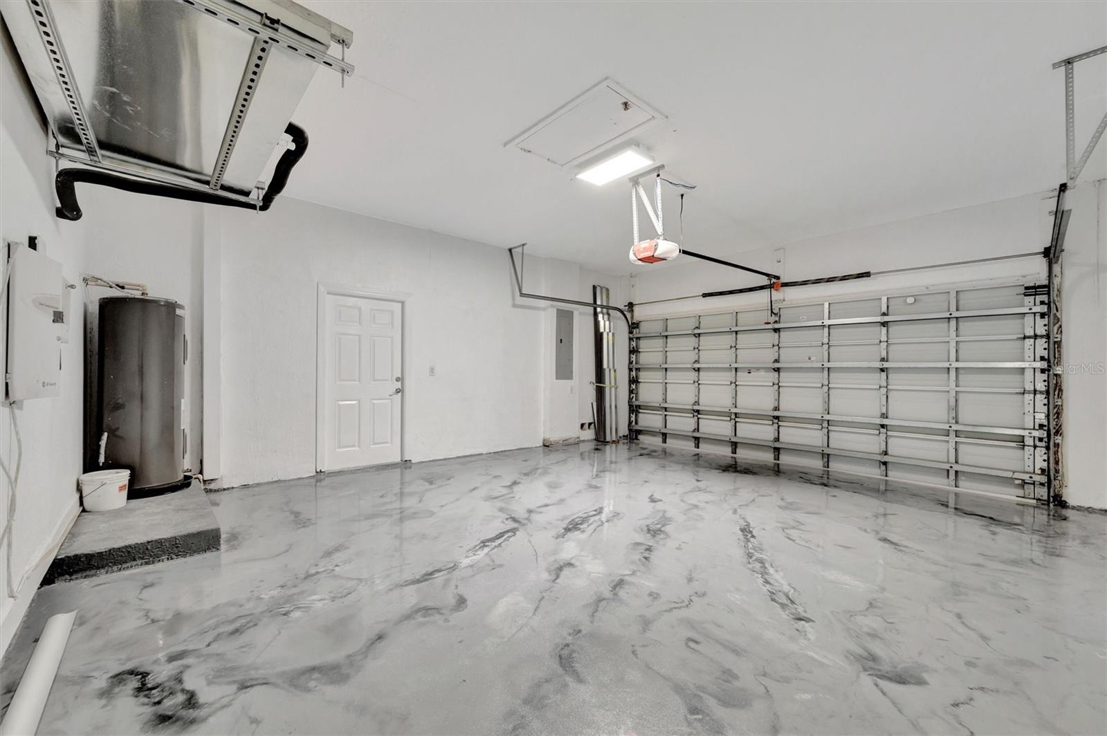 CASCADES AT SARASOTA PH II - Residential Lease