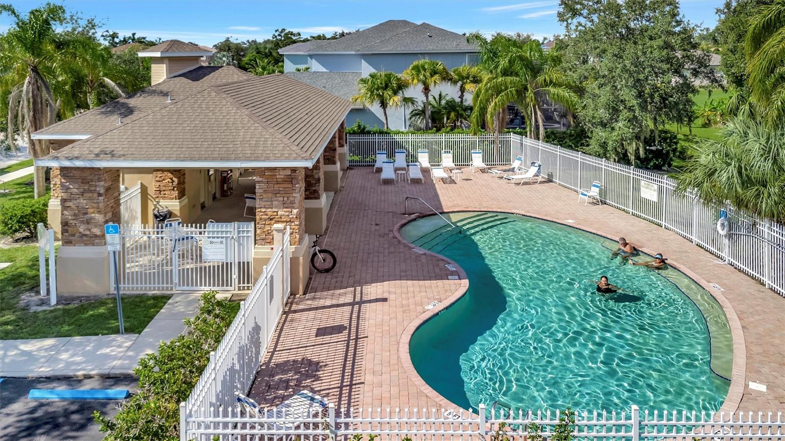 CASCADES AT SARASOTA PH II - Residential Lease