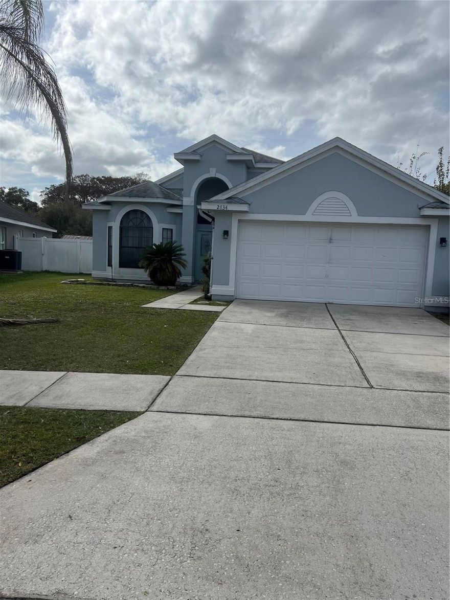 Ready to move inn. Do not miss this opportunity to live near 417 near the Orlando International Airport, and close to downtown Orlando.