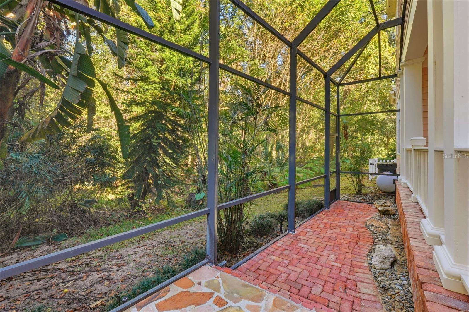 CELEBRATION LAKE EVALYN - Residential Lease