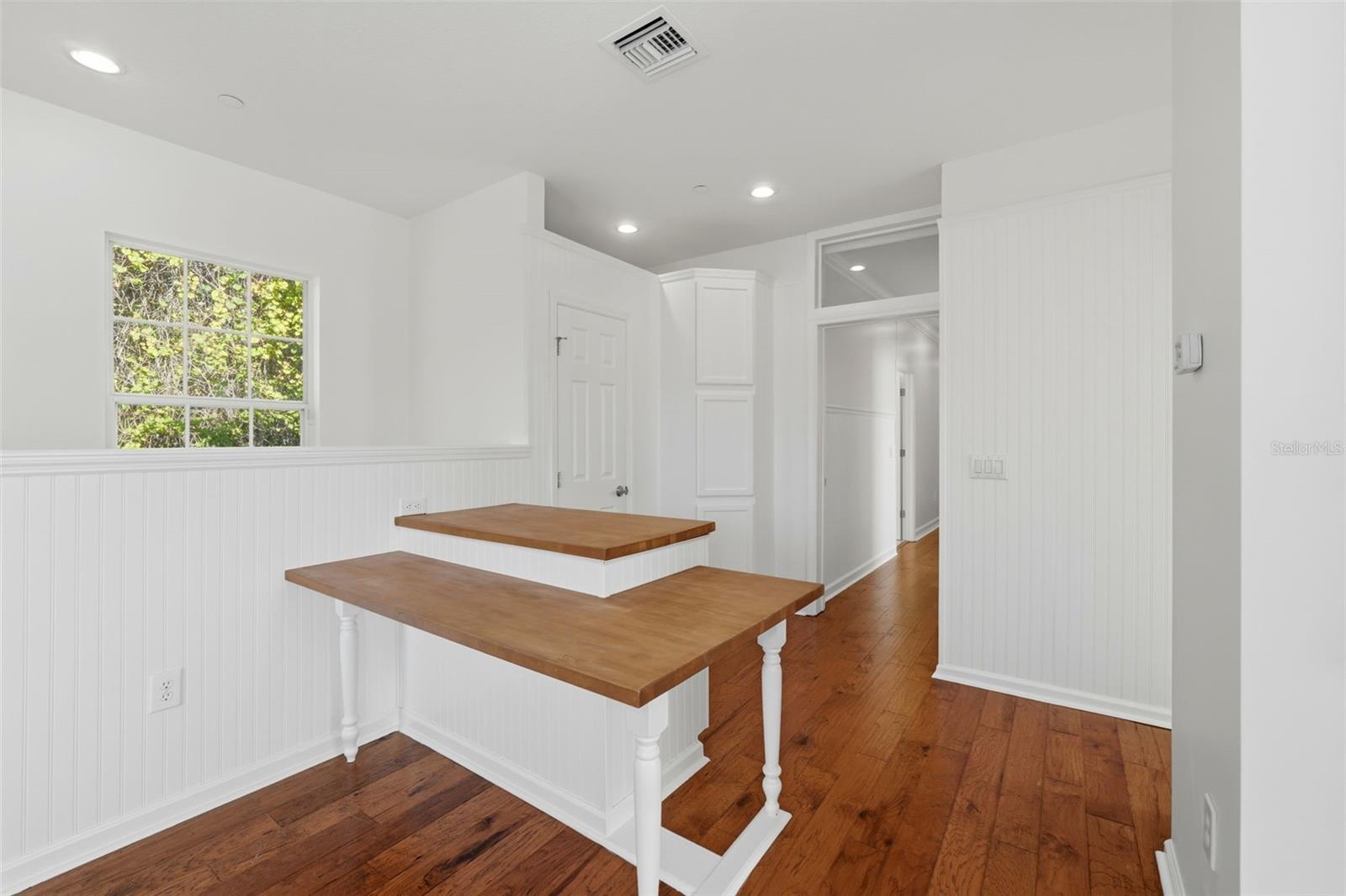 CELEBRATION LAKE EVALYN - Residential Lease