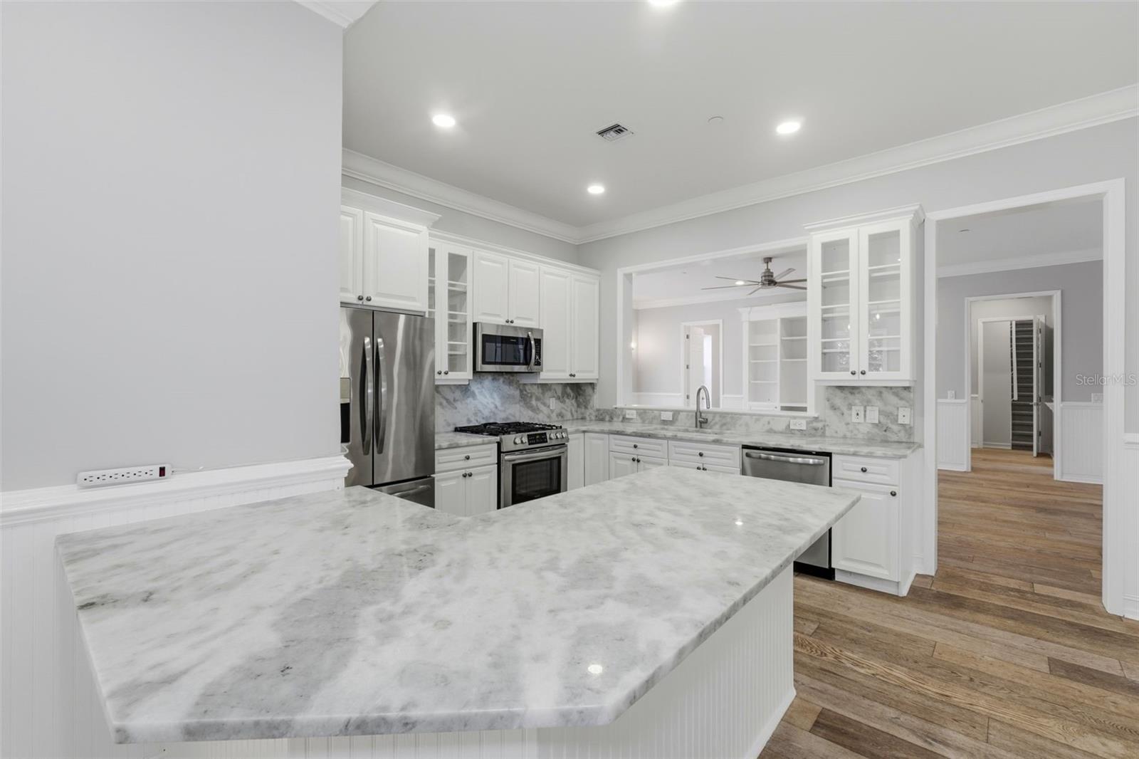 CELEBRATION LAKE EVALYN - Residential Lease