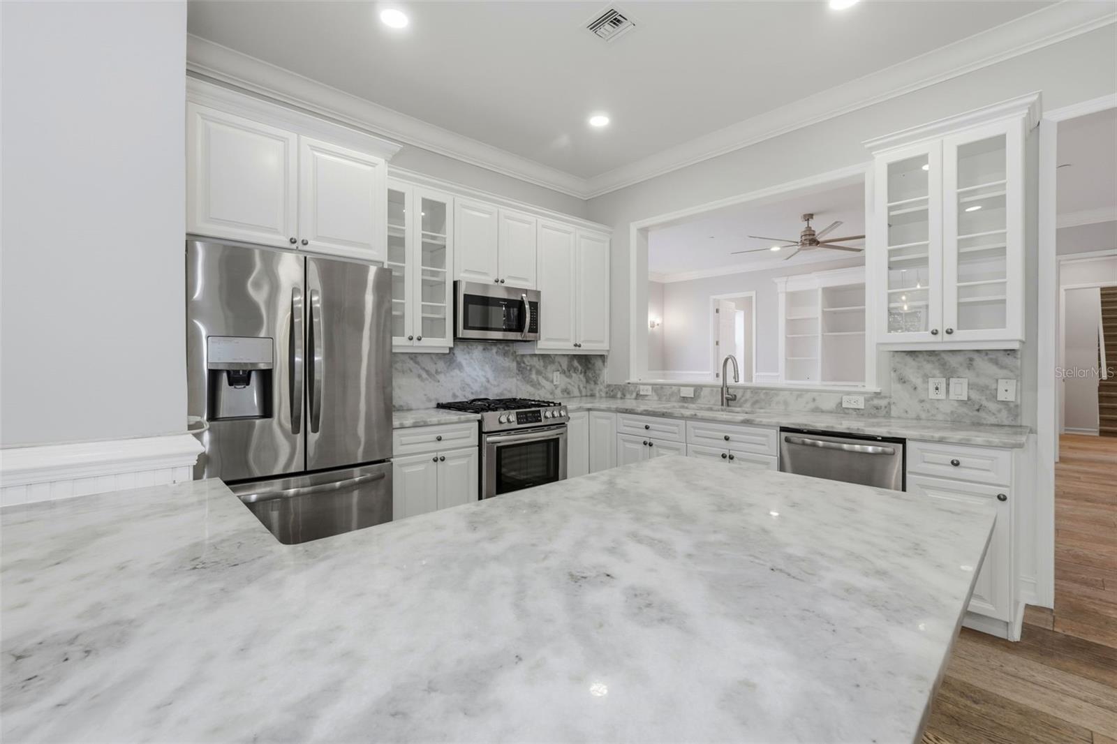 CELEBRATION LAKE EVALYN - Residential Lease