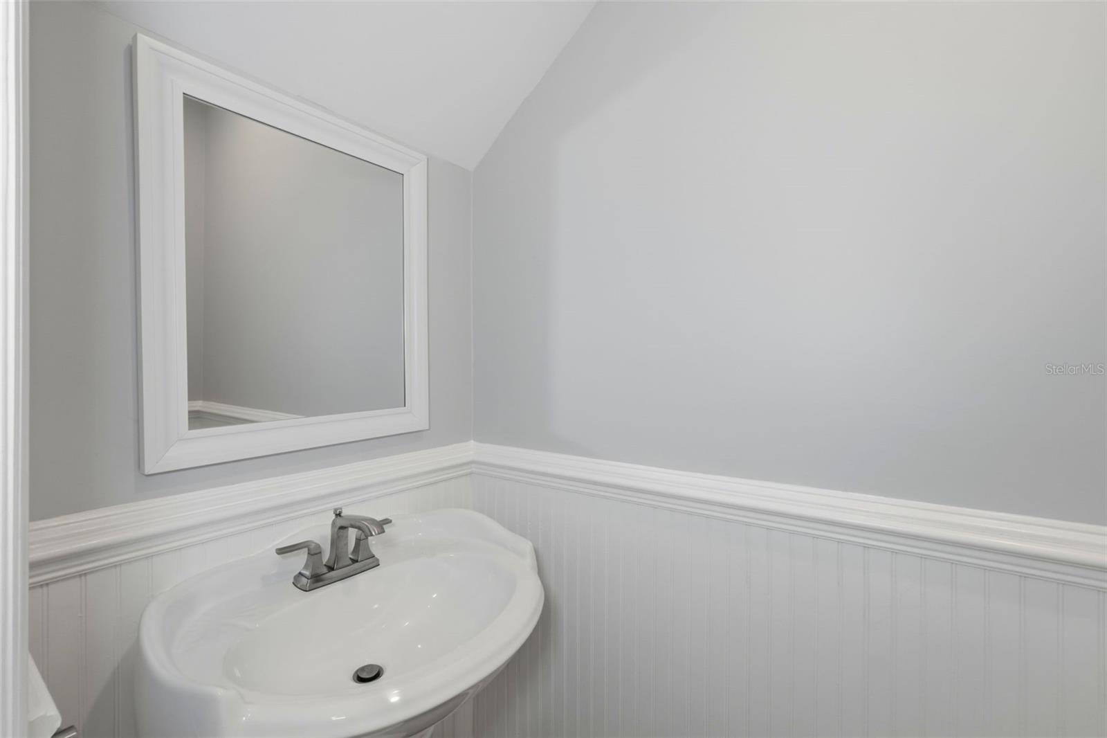 CELEBRATION LAKE EVALYN - Residential Lease