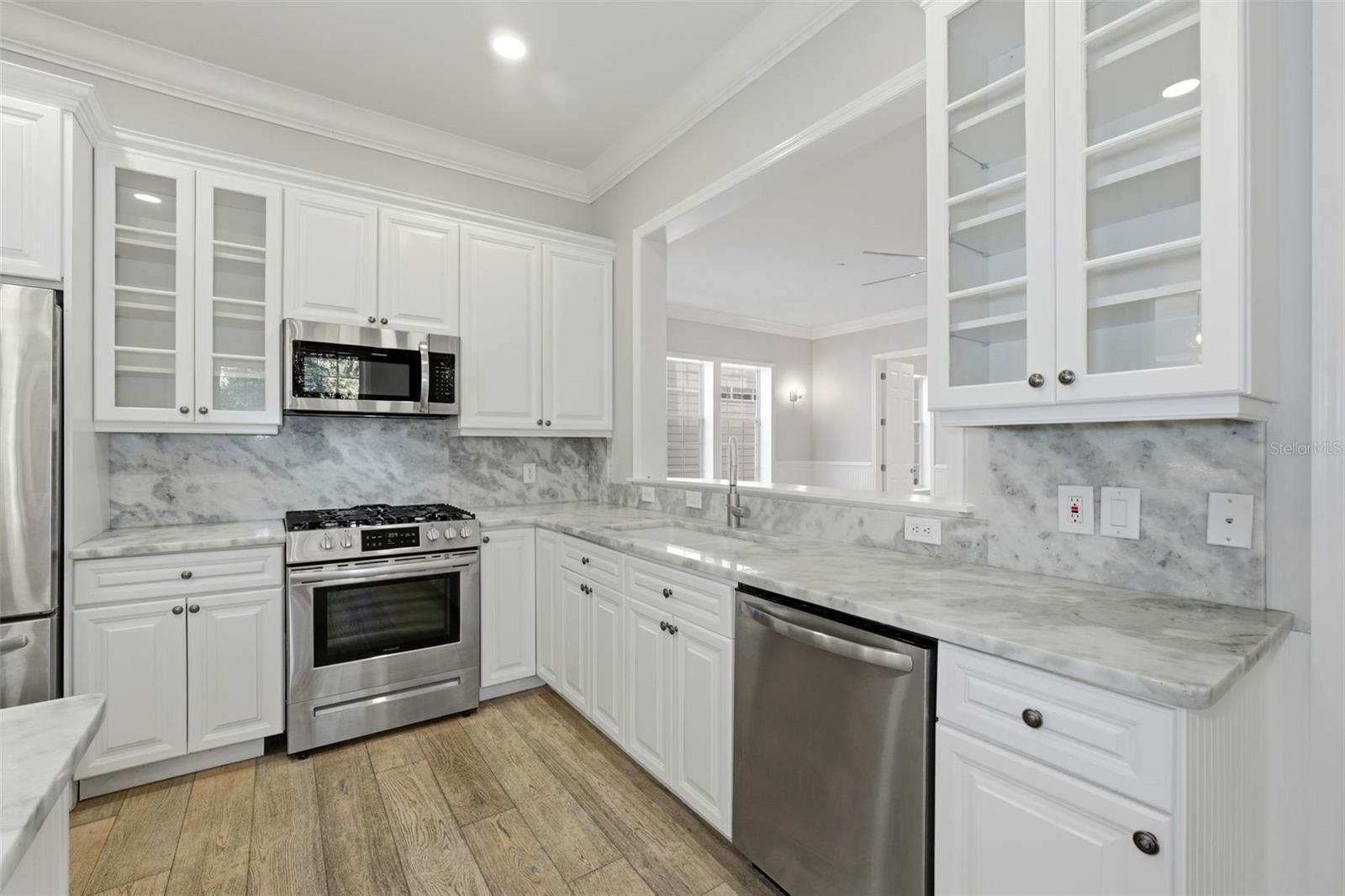 CELEBRATION LAKE EVALYN - Residential Lease