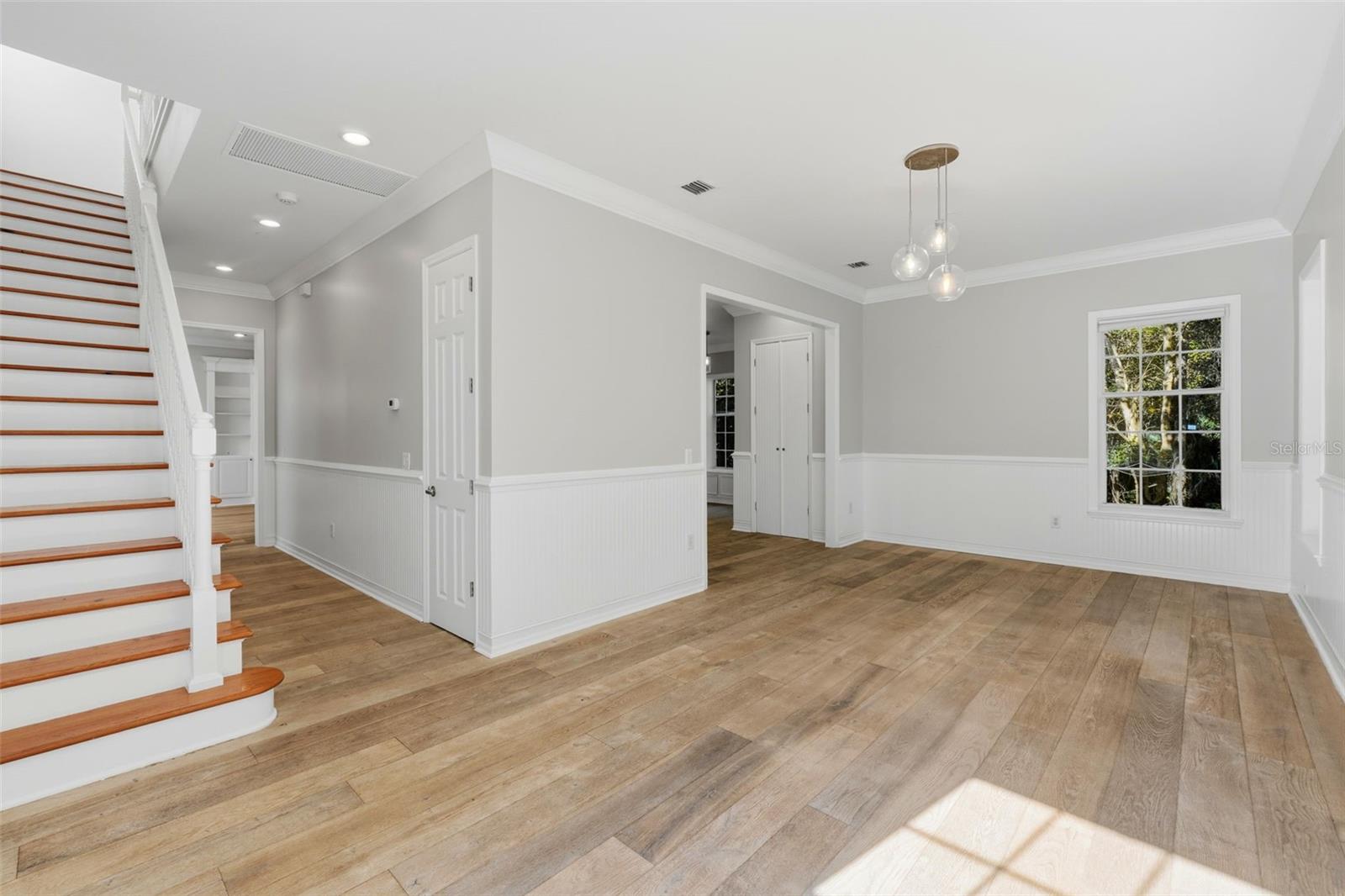 CELEBRATION LAKE EVALYN - Residential Lease