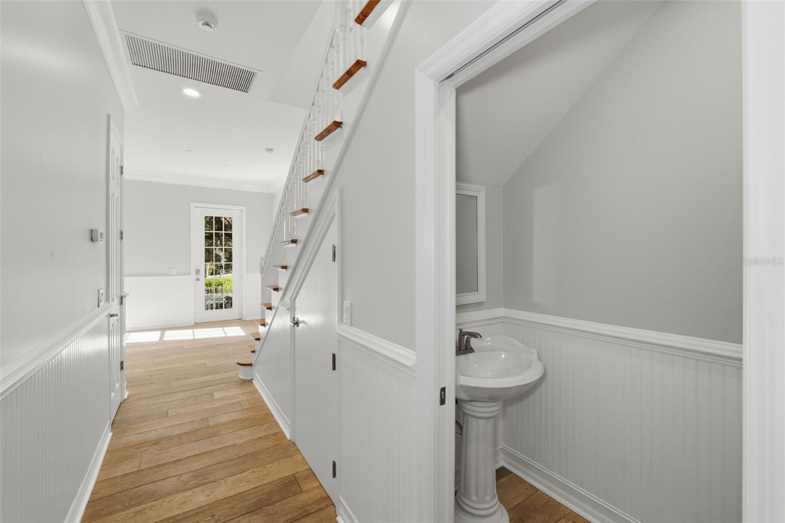 CELEBRATION LAKE EVALYN - Residential Lease