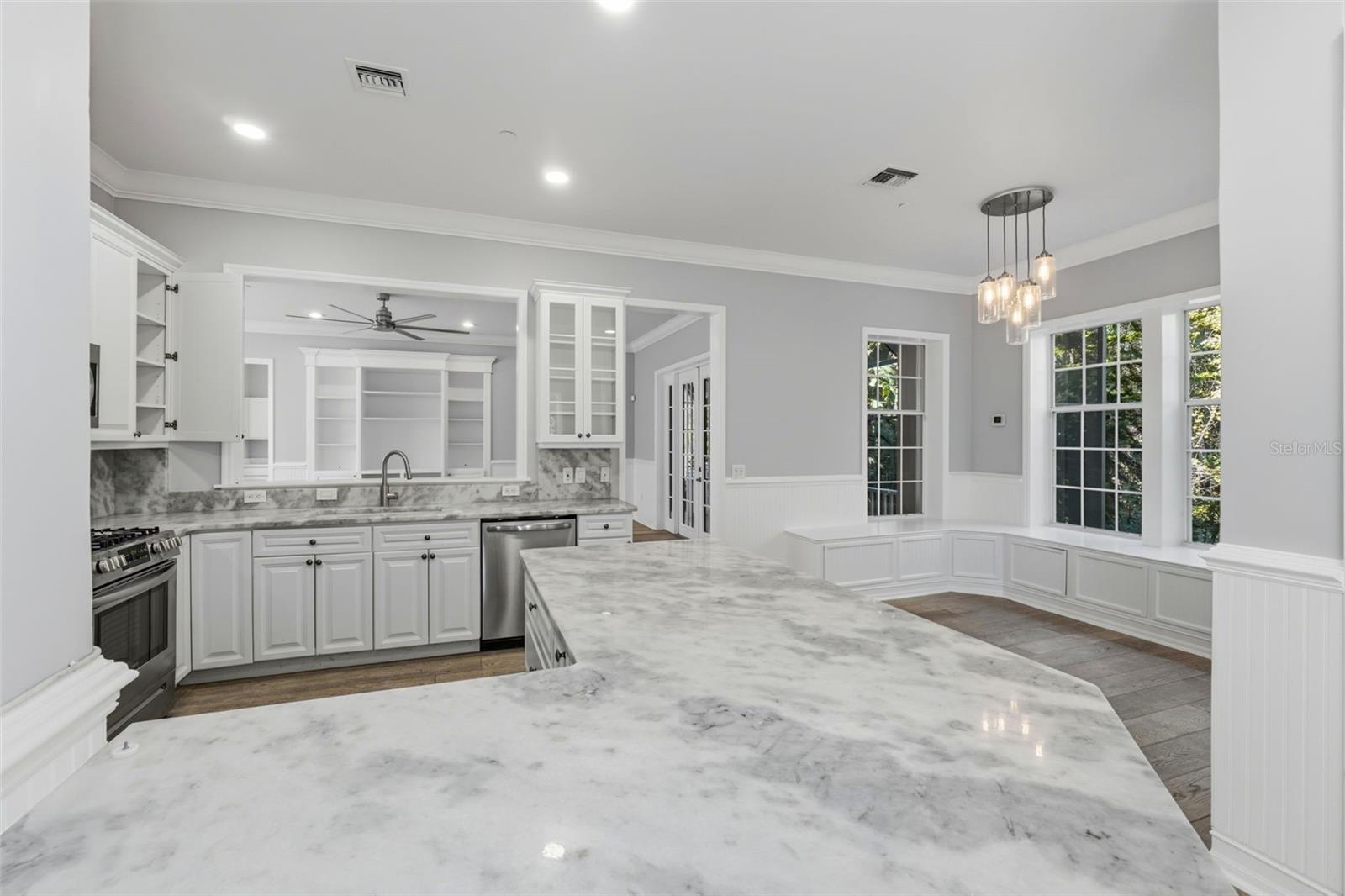 CELEBRATION LAKE EVALYN - Residential Lease