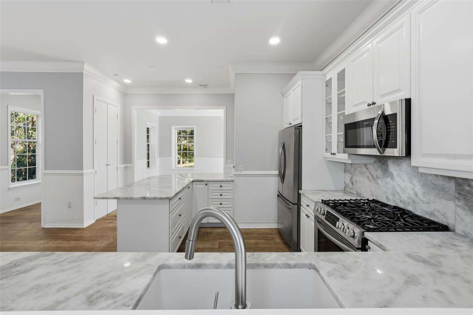 CELEBRATION LAKE EVALYN - Residential Lease