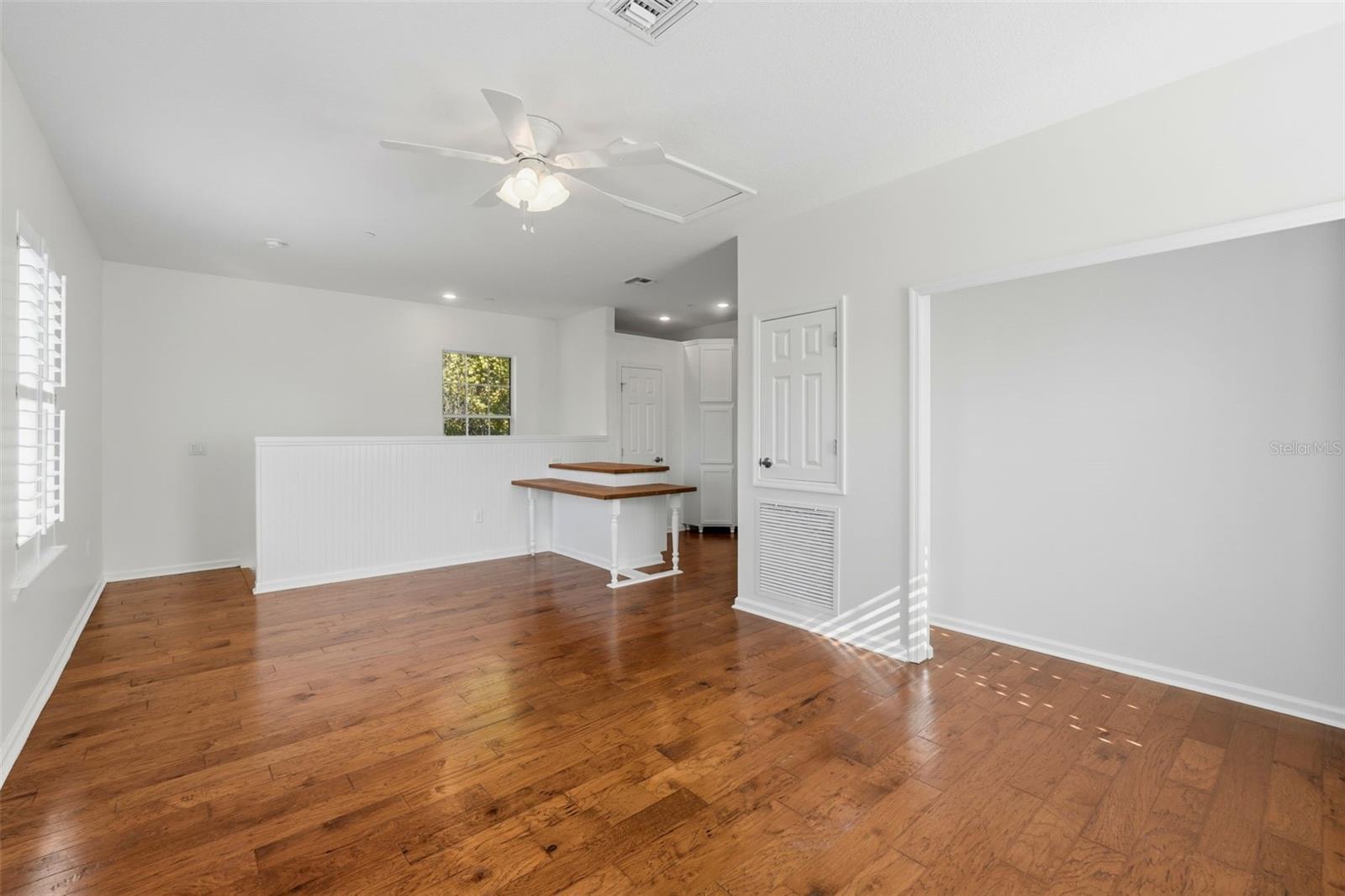 CELEBRATION LAKE EVALYN - Residential Lease