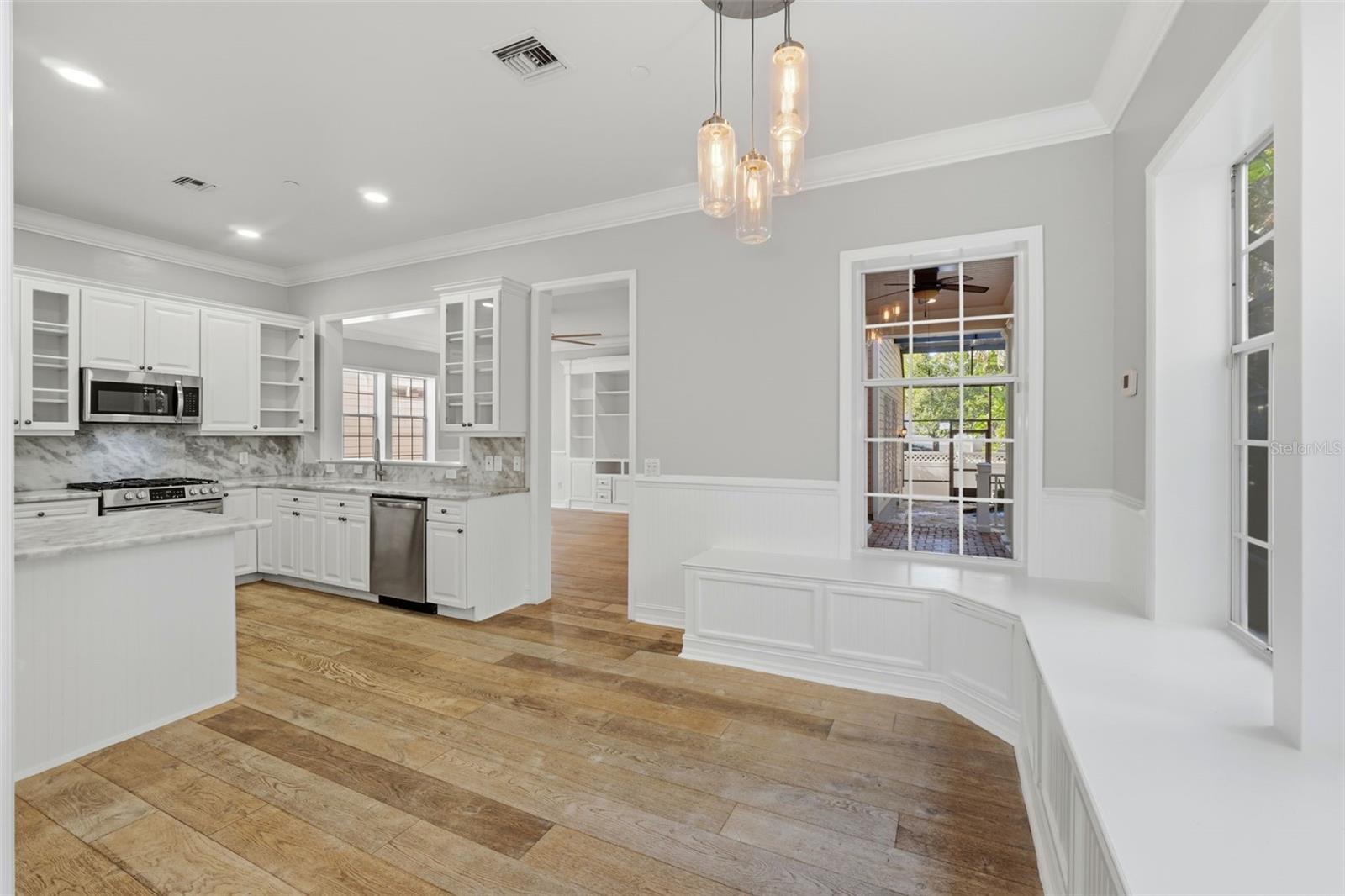 CELEBRATION LAKE EVALYN - Residential Lease