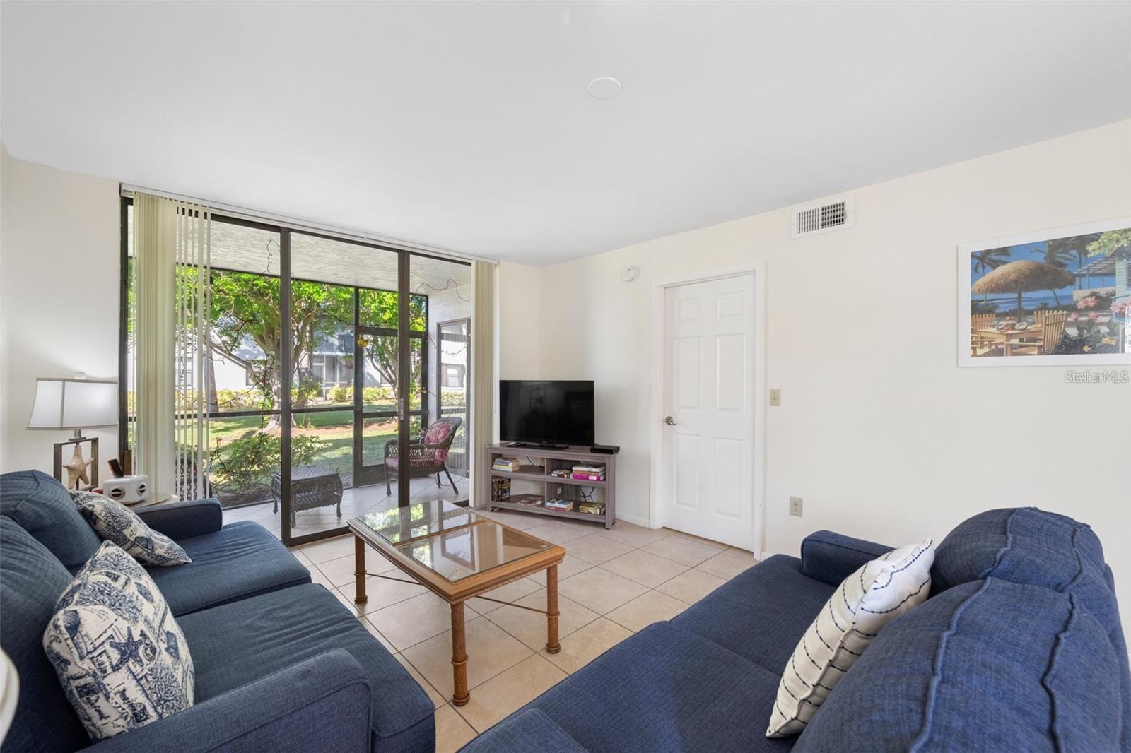 SHOREWALK BATH & TENNIS CLUB 21 - Residential