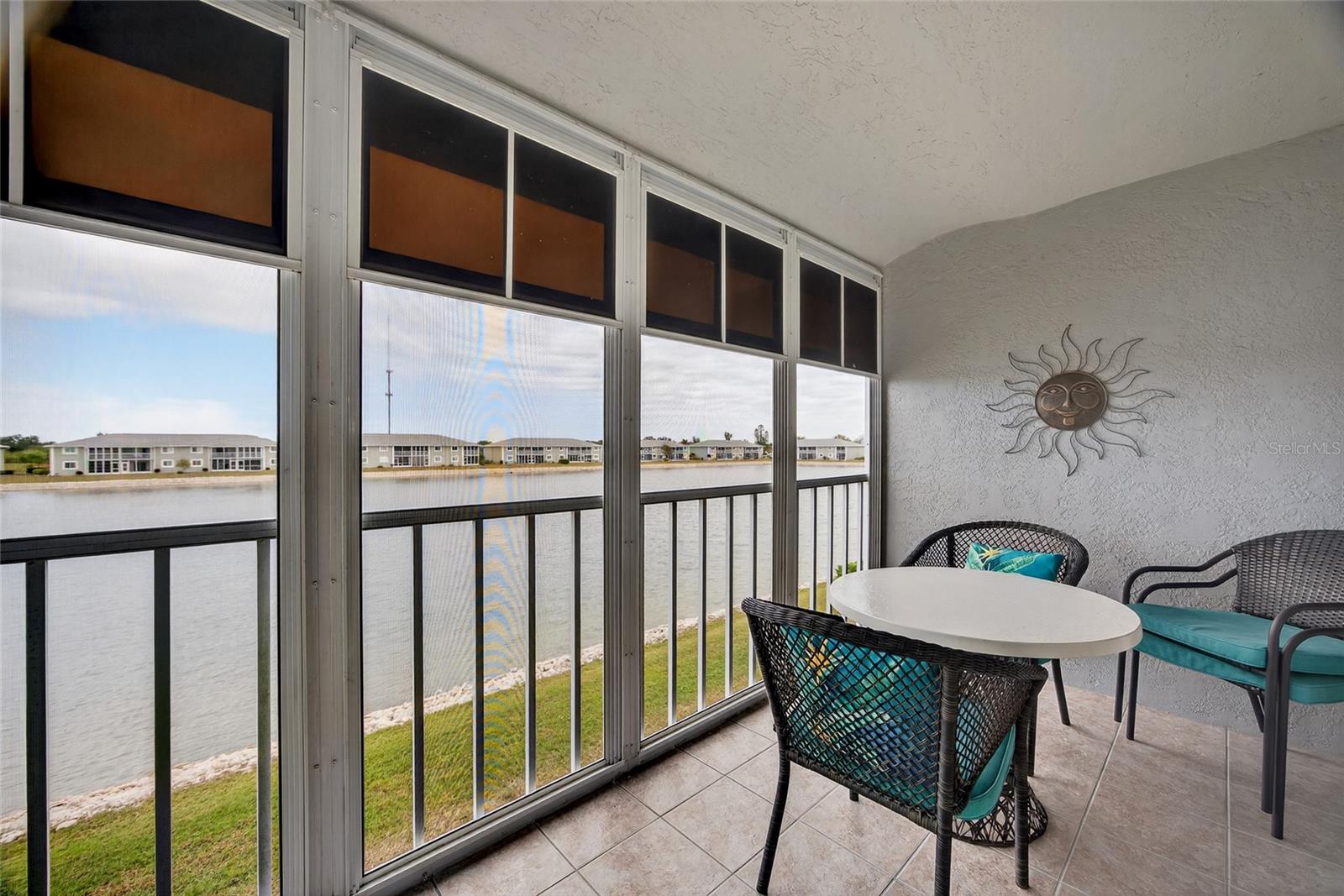 LAKES EDGE PH 03 - Residential