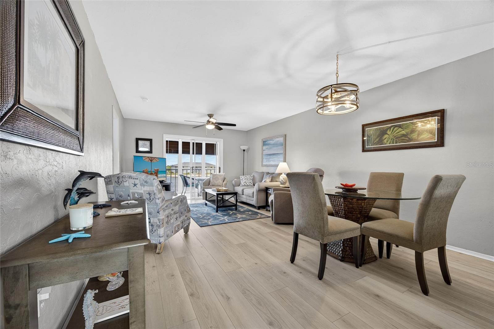 LAKES EDGE PH 03 - Residential